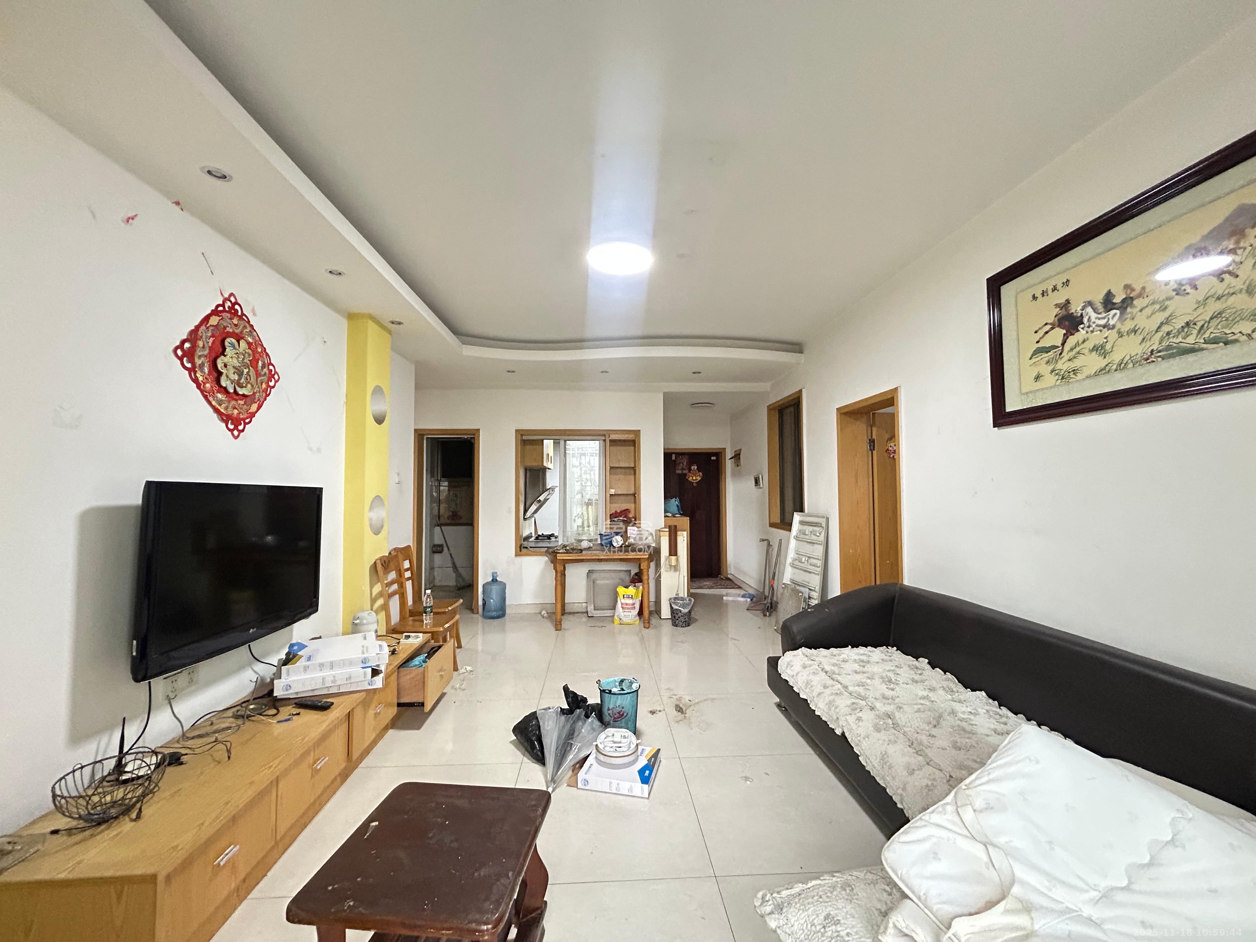 岳泰理想城  1室2厅1卫    2500.0元/月