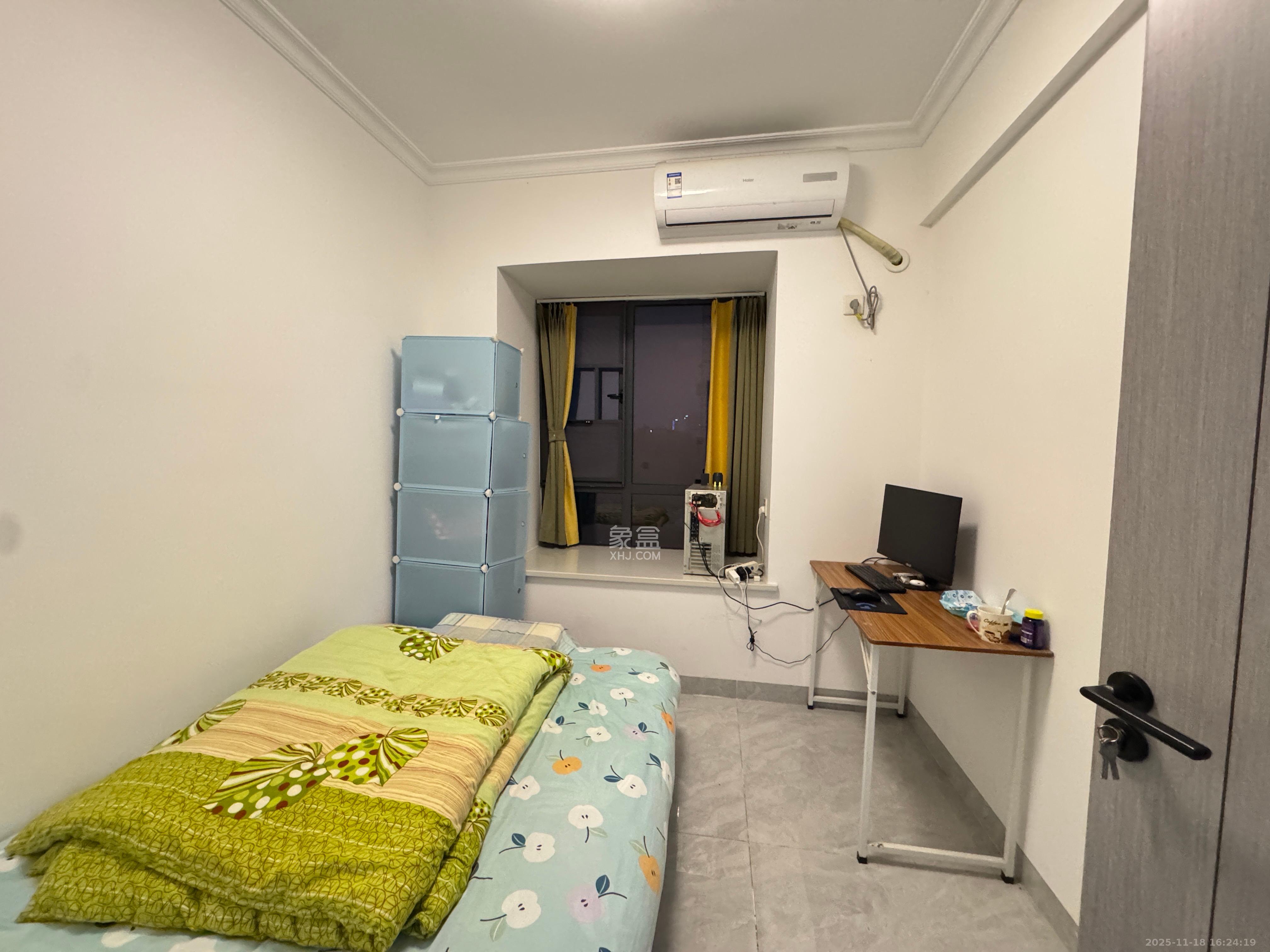 振业城三期  4室2厅1卫    3200.0元/月室内图