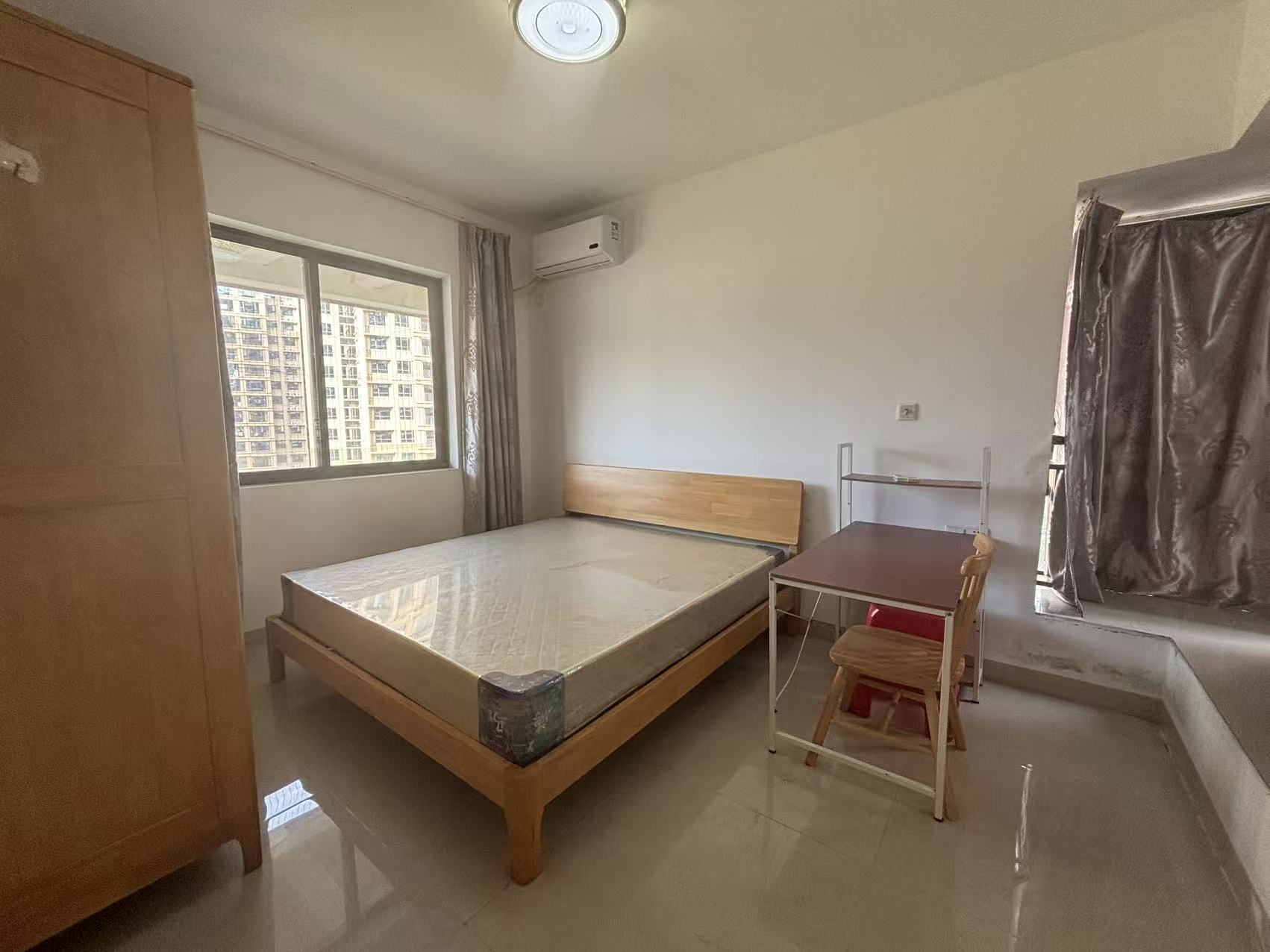 绿地海长流二期 2室2厅1卫 2000.0元/月 绿地海长流二期 2室2厅1卫 2000.0元/月室内图