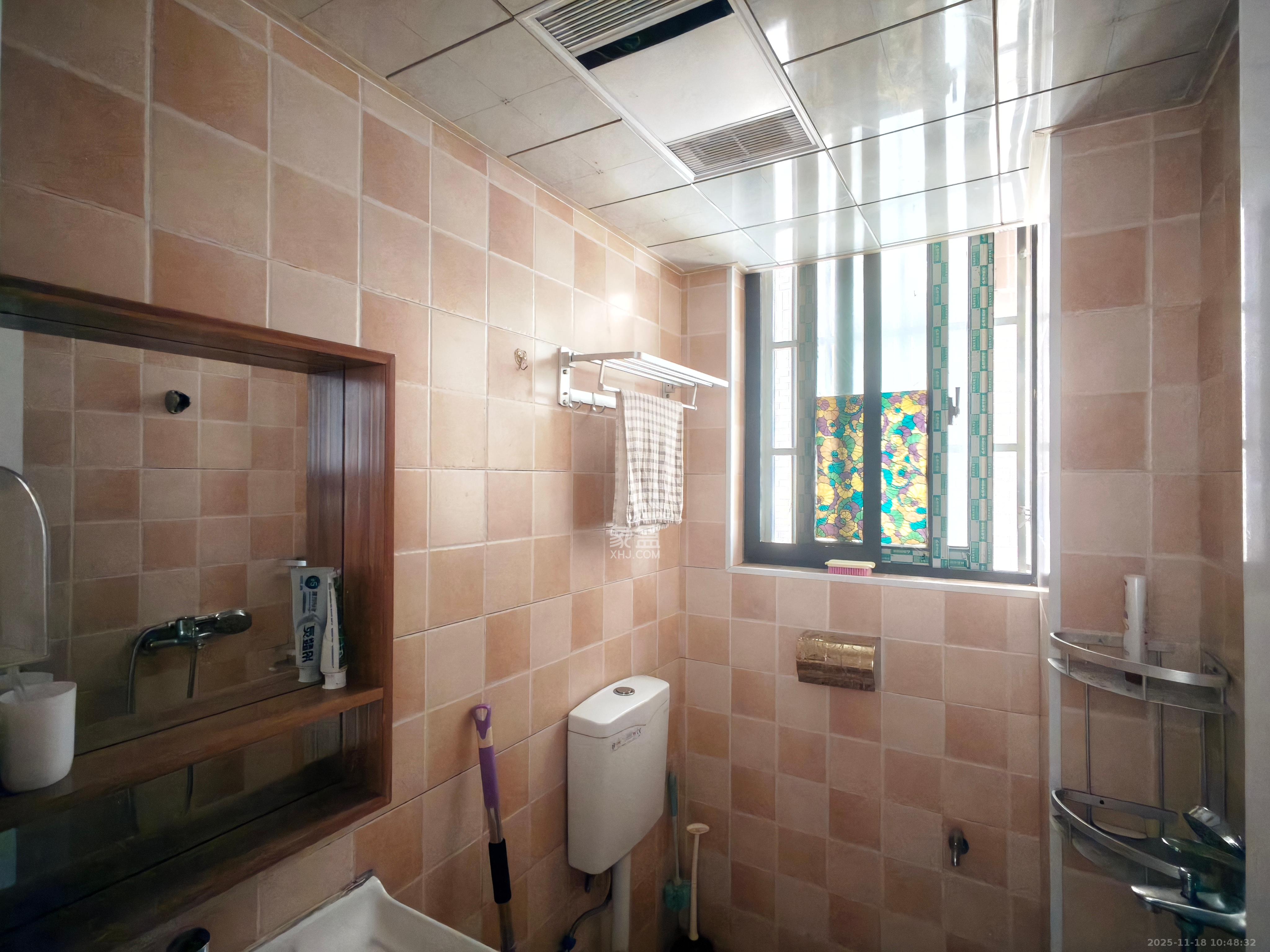 东岸梅园小区 2室1厅1卫 1900.0元/月 东岸梅园小区 2室1厅1卫 1900.0元/月室内图