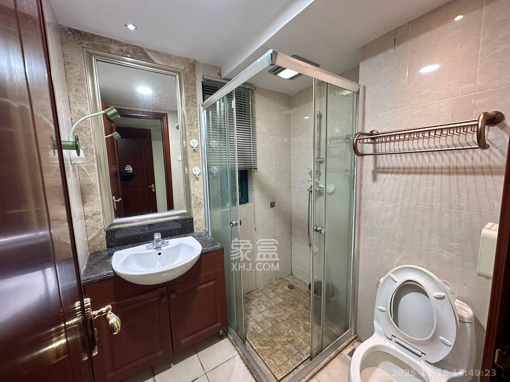 恒大雅苑 3室2厅2卫 2800.0元/月 恒大雅苑 3室2厅2卫 2800.0元/月室内图