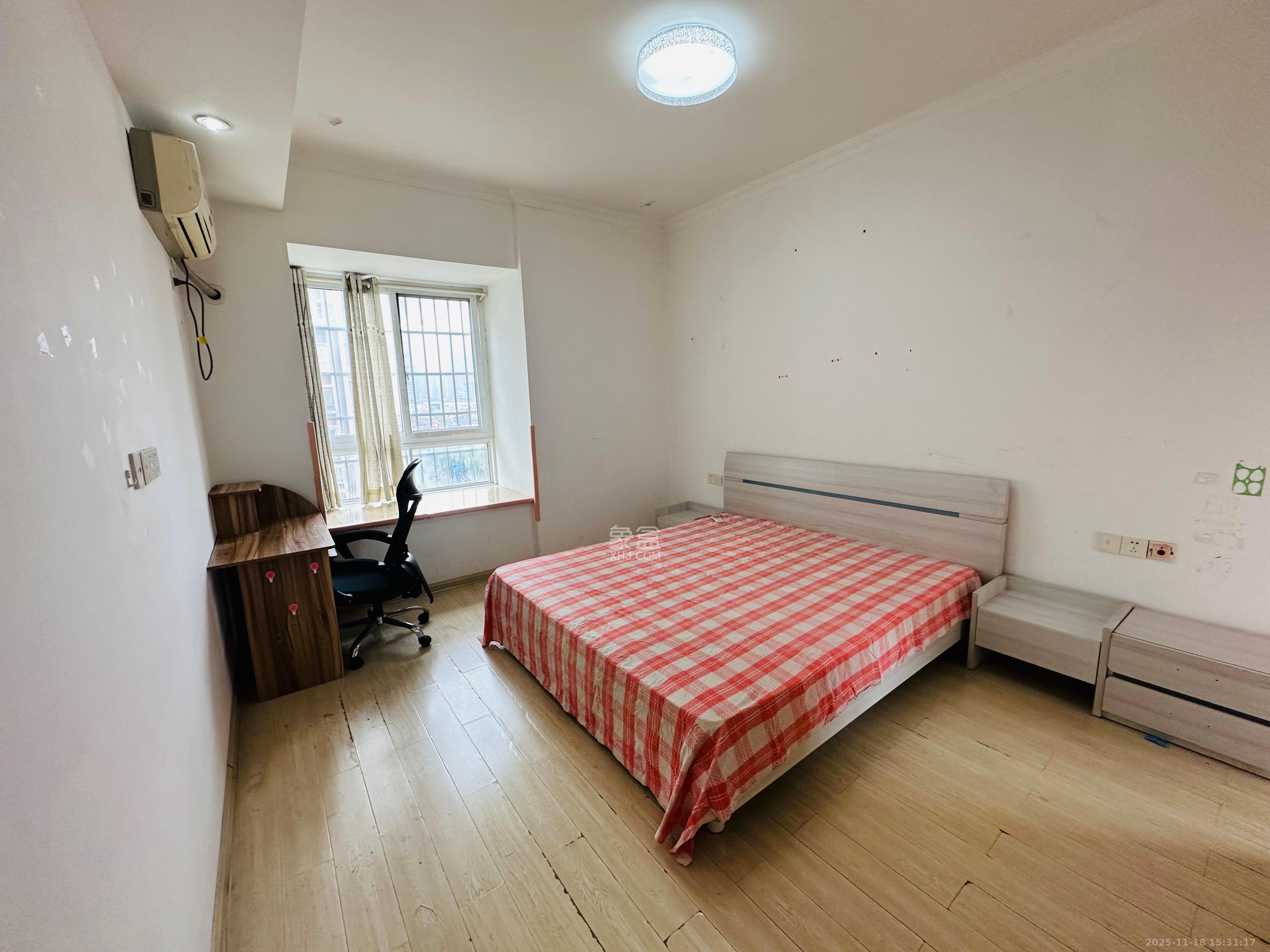 上河国际C区  3室2厅2卫    3100.0元/月室内图