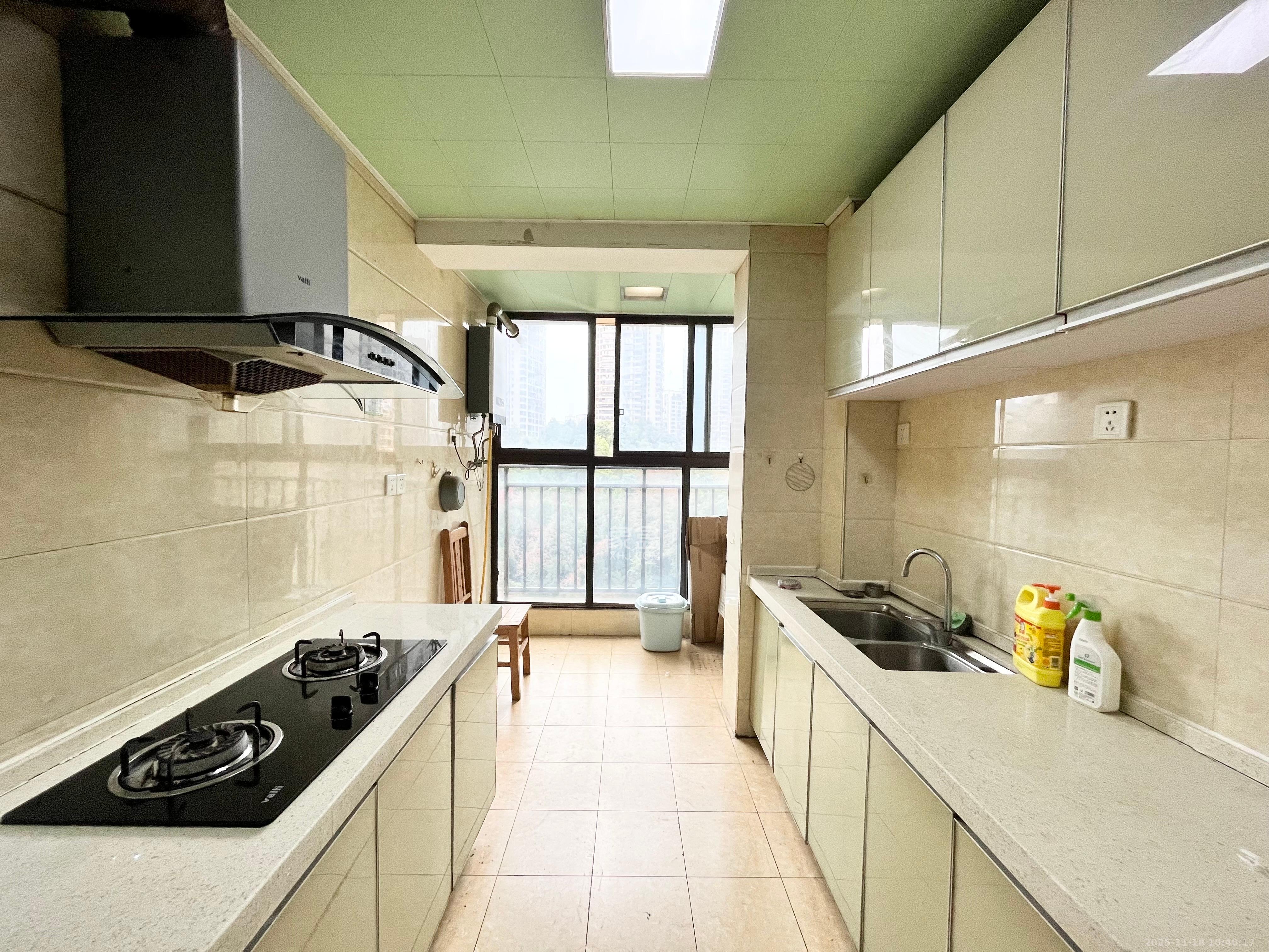 金领公寓（金荣公寓）  1室2厅1卫    2500.0元/月室内图