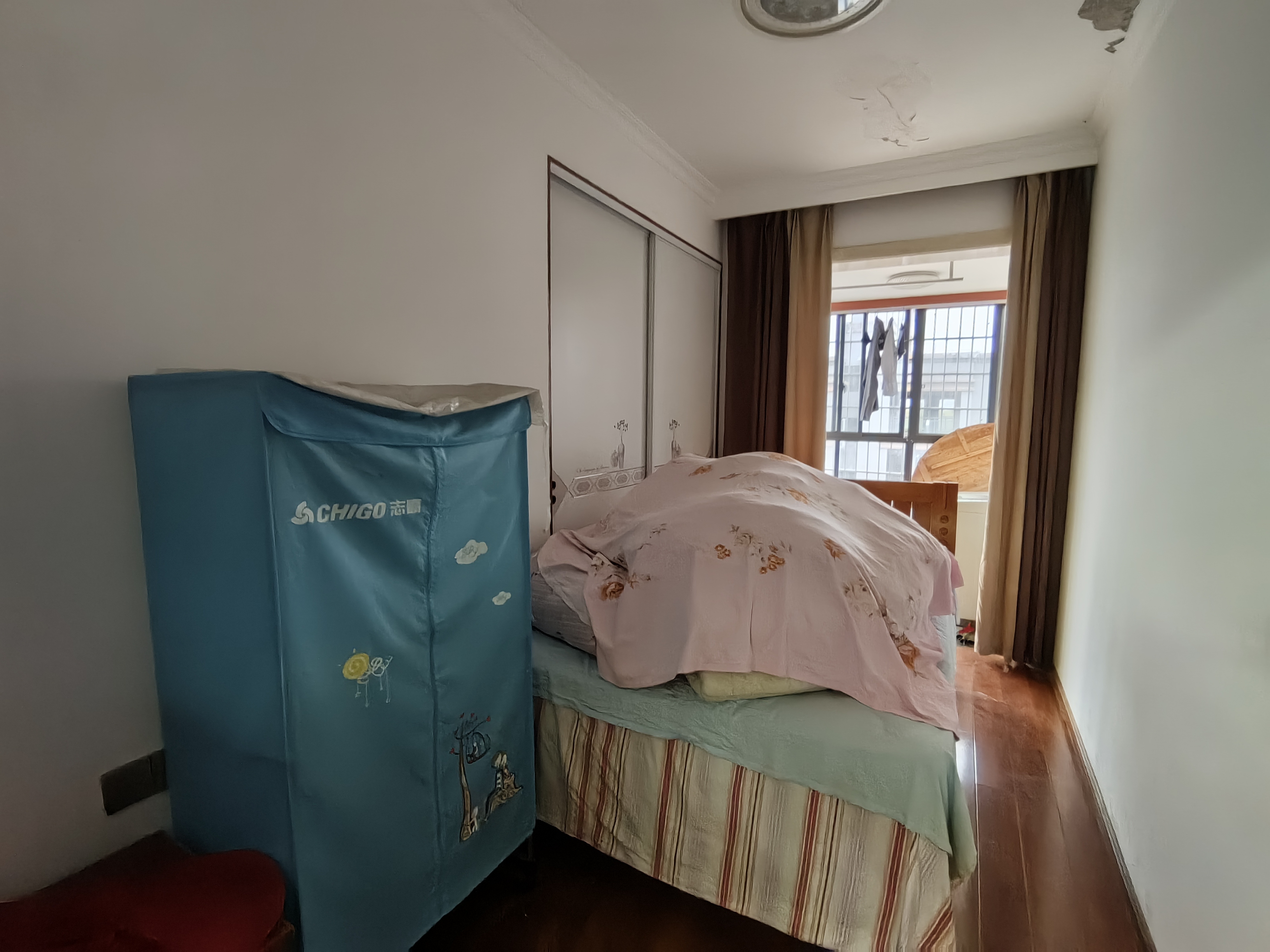 冠都现代城（冠都幸福彼岸）  3室2厅2卫    2300.0元/月室内图