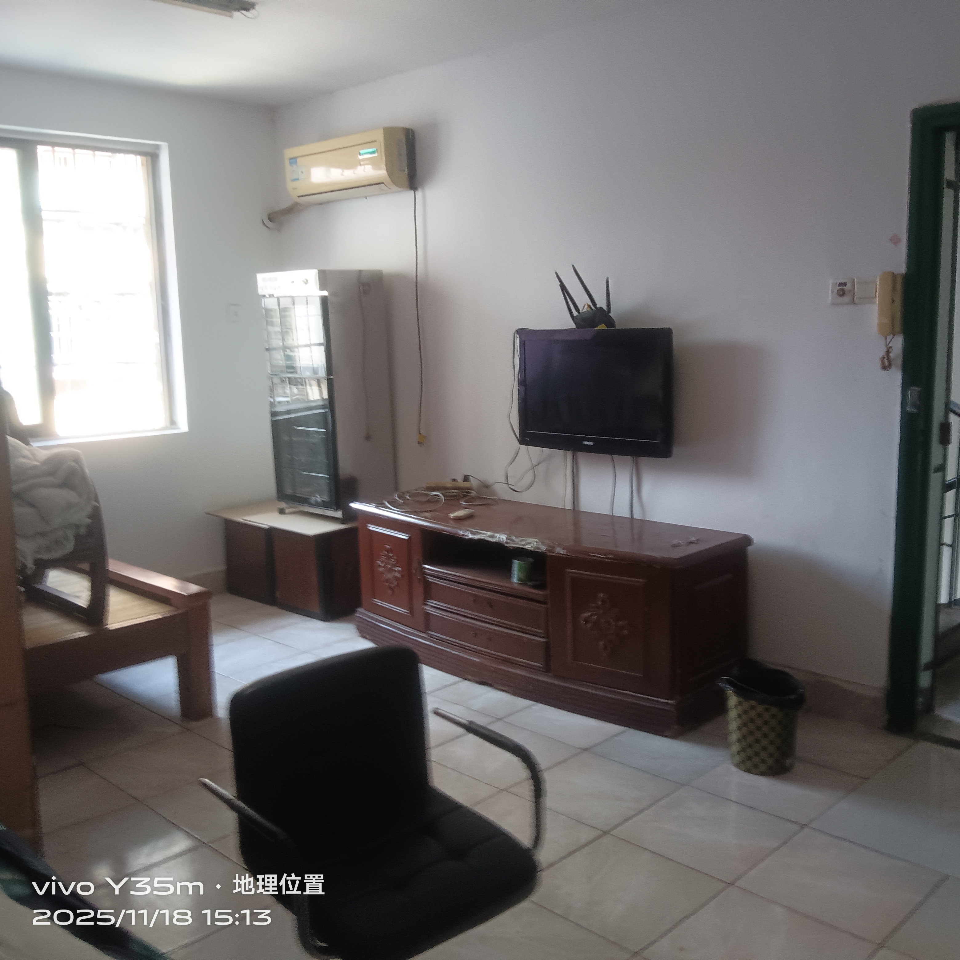 便河边社区  3室2厅1卫    2400.0元/月户型图