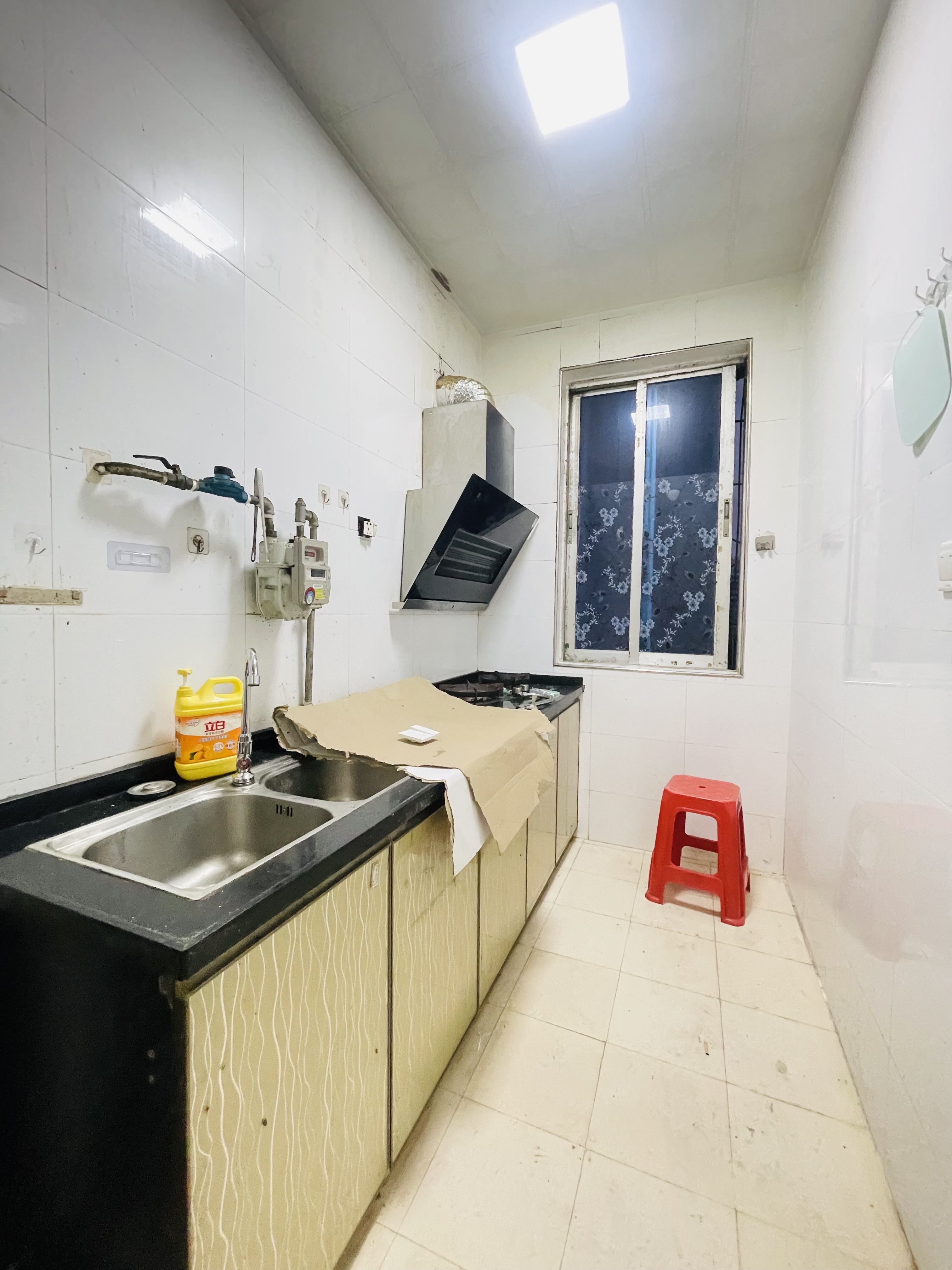 新华公寓  3室2厅1卫    2500.0元/月室内图