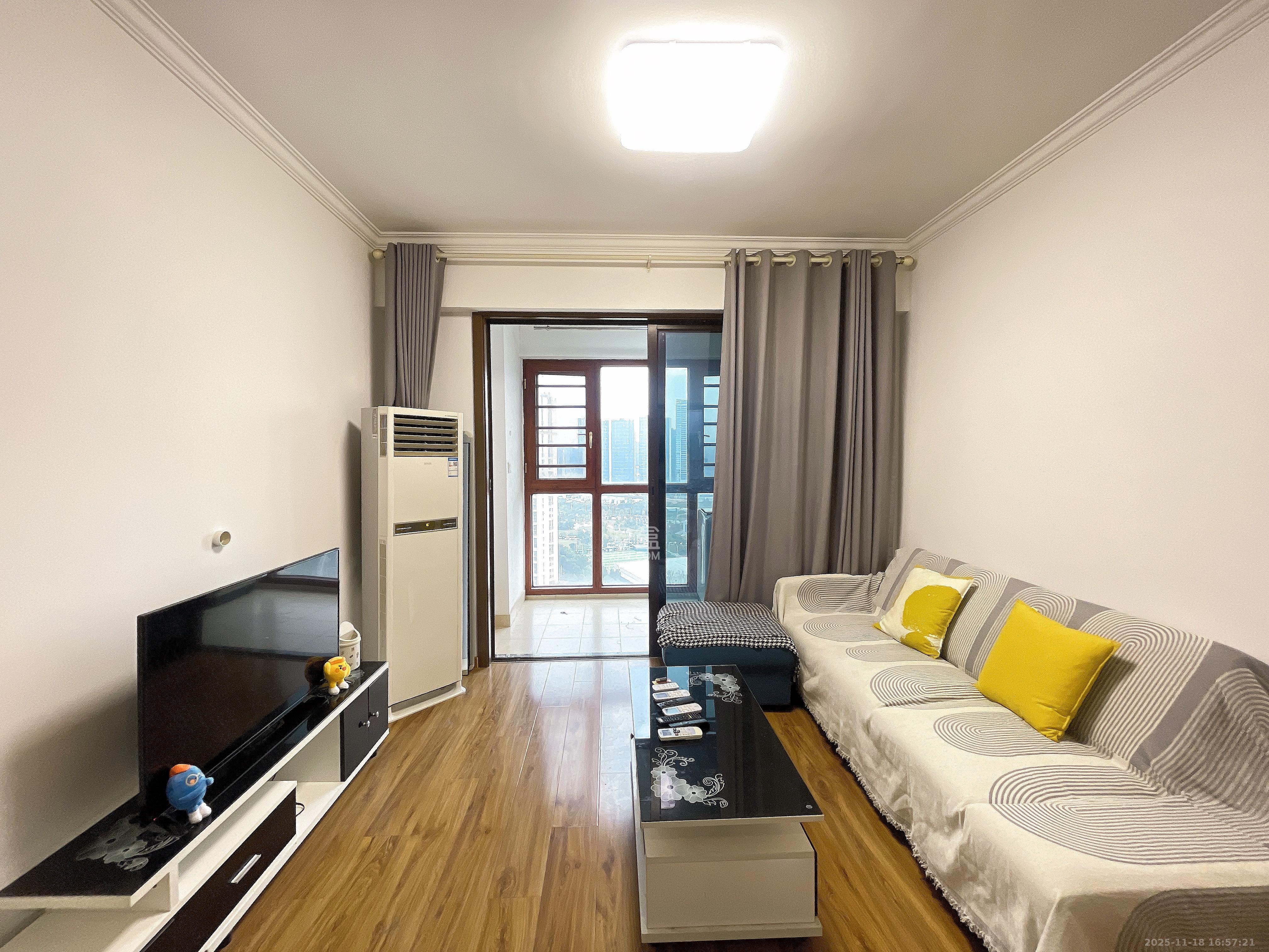 梅溪鑫苑名家 2室2厅1卫 2300.0元/月 梅溪鑫苑名家 2室2厅1卫 2300.0元/月室内图