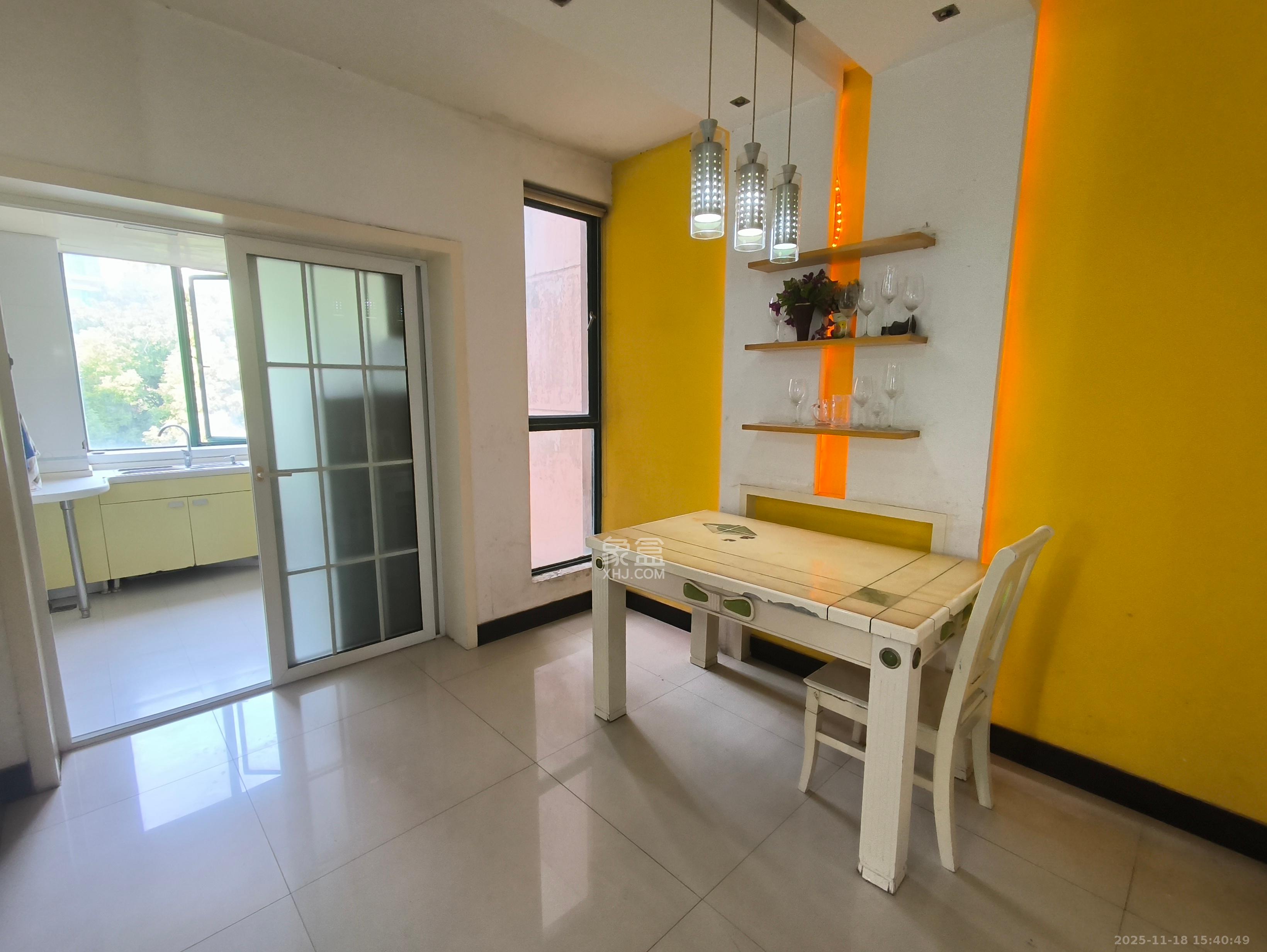 东方新城 3室2厅1卫 2400.0元/月 东方新城 3室2厅1卫 2400.0元/月室内图