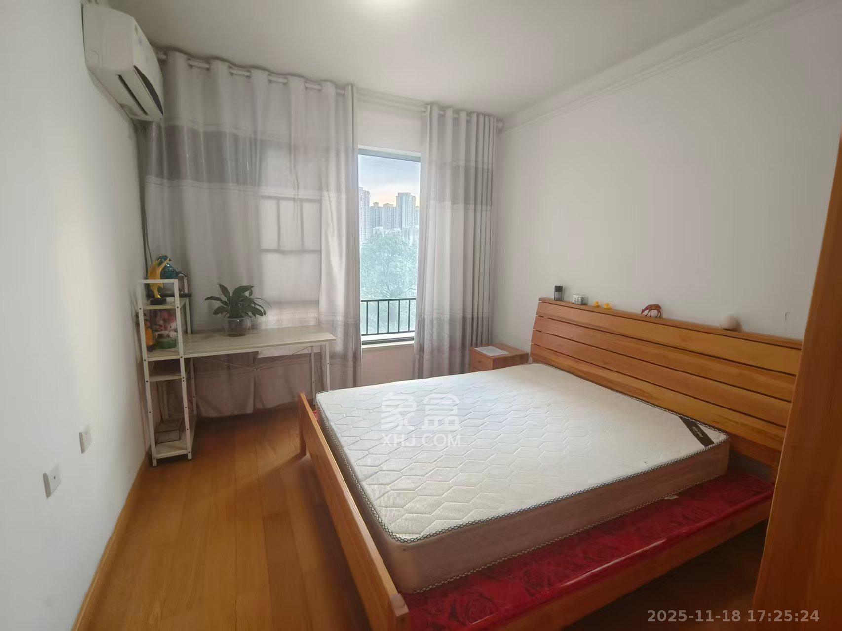 中海国际四期  2室2厅1卫    1800.0元/月室内图