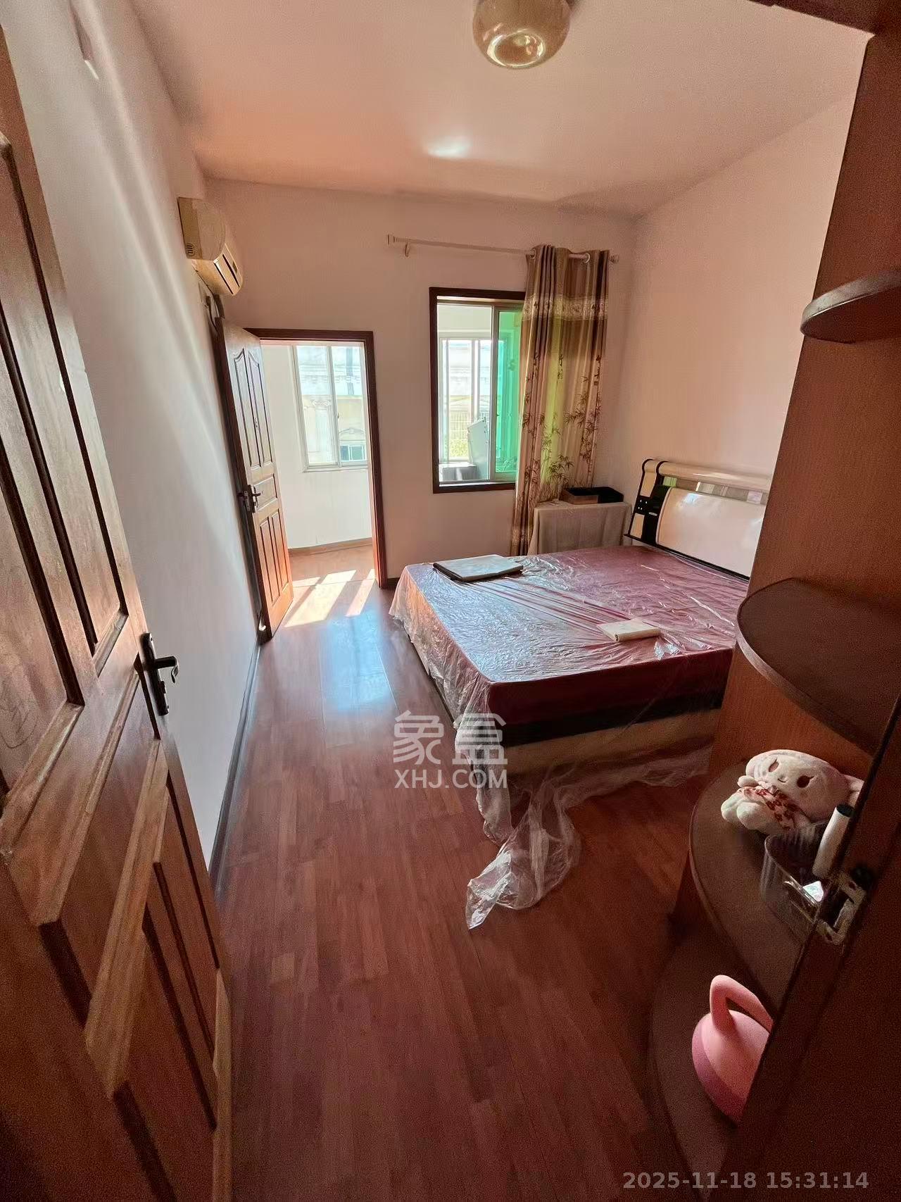 中南汽车世界  2室1厅1卫    1000.0元/月