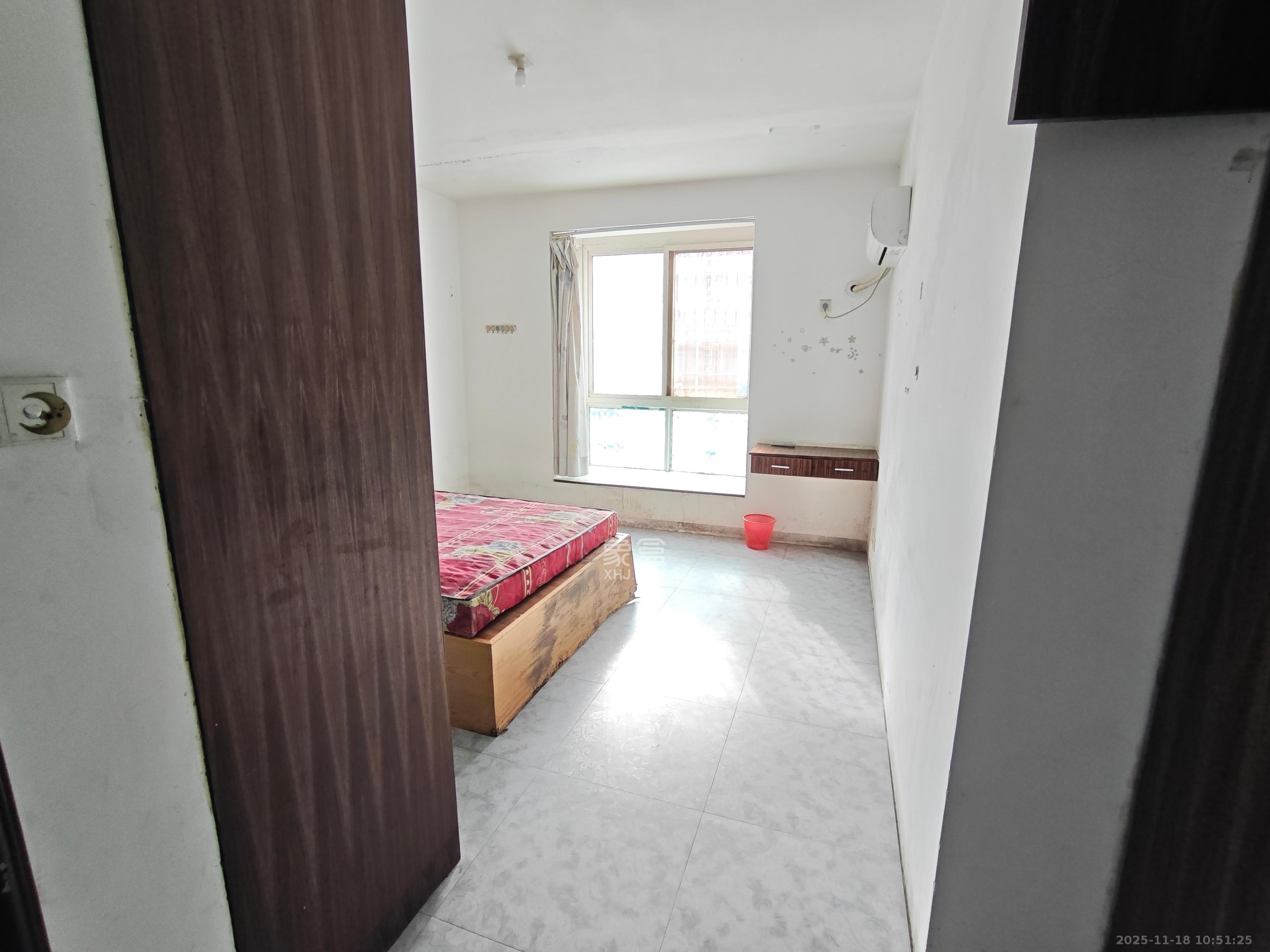 枫华府第  3室2厅2卫    1200.0元/月室内图