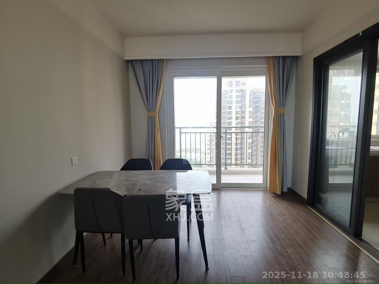 保利香槟国际  4室2厅2卫    2000.0元/月室内图