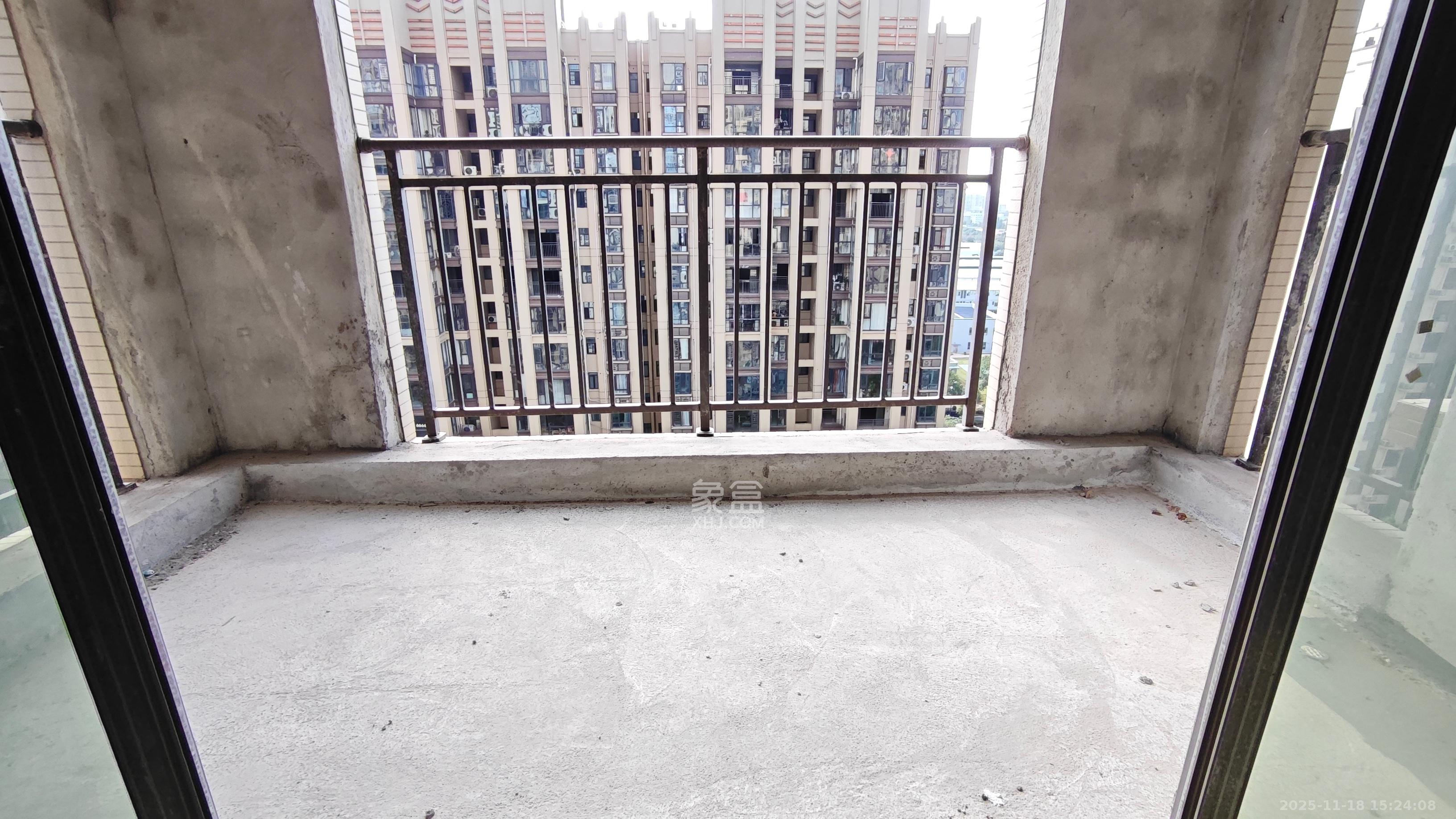 天元美居乐 3室2厅2卫 44.8万 天元美居乐 3室2厅2卫 44.8万客厅