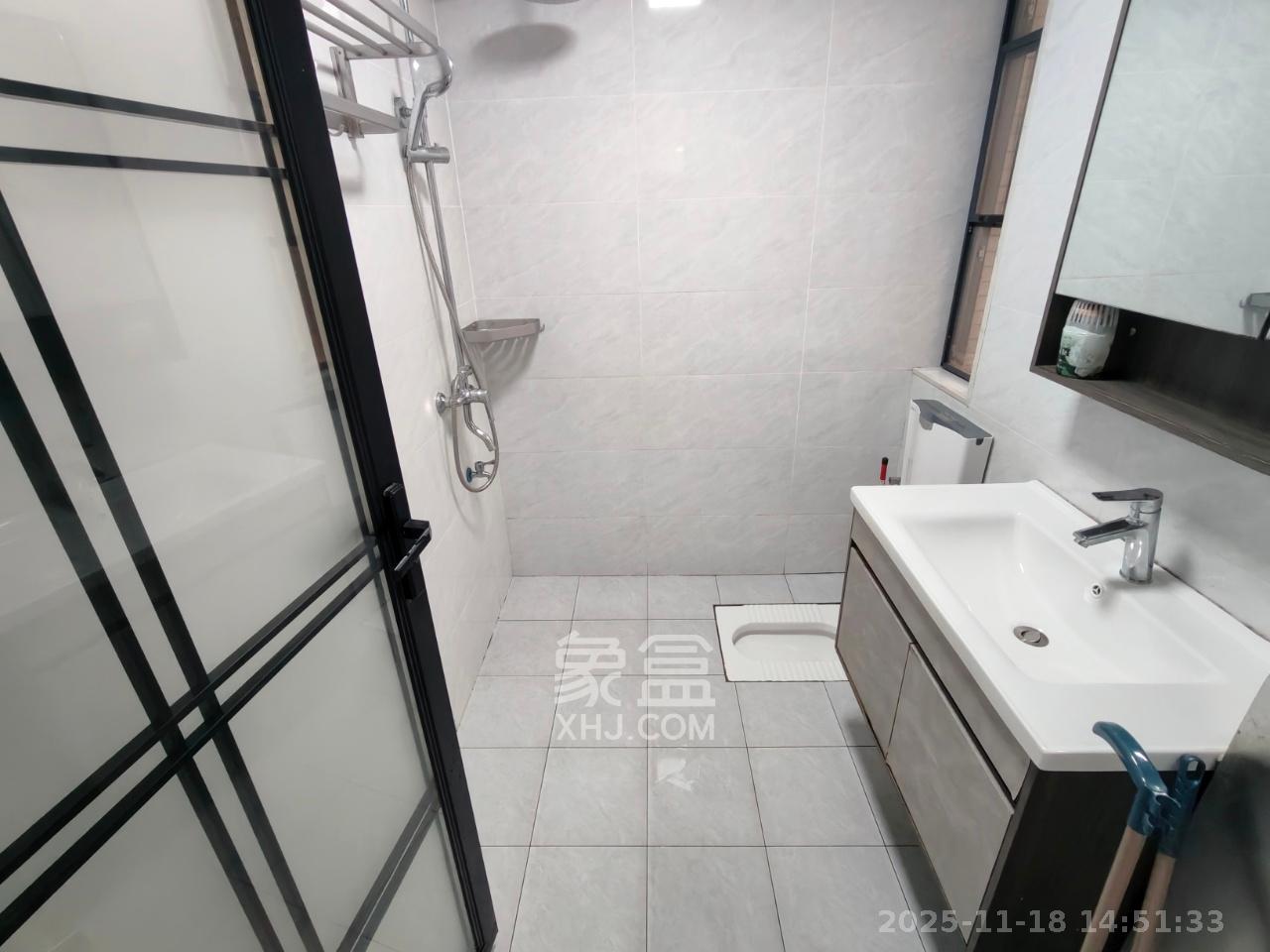 盛世耀凯  3室2厅1卫    2600.0元/月室内图