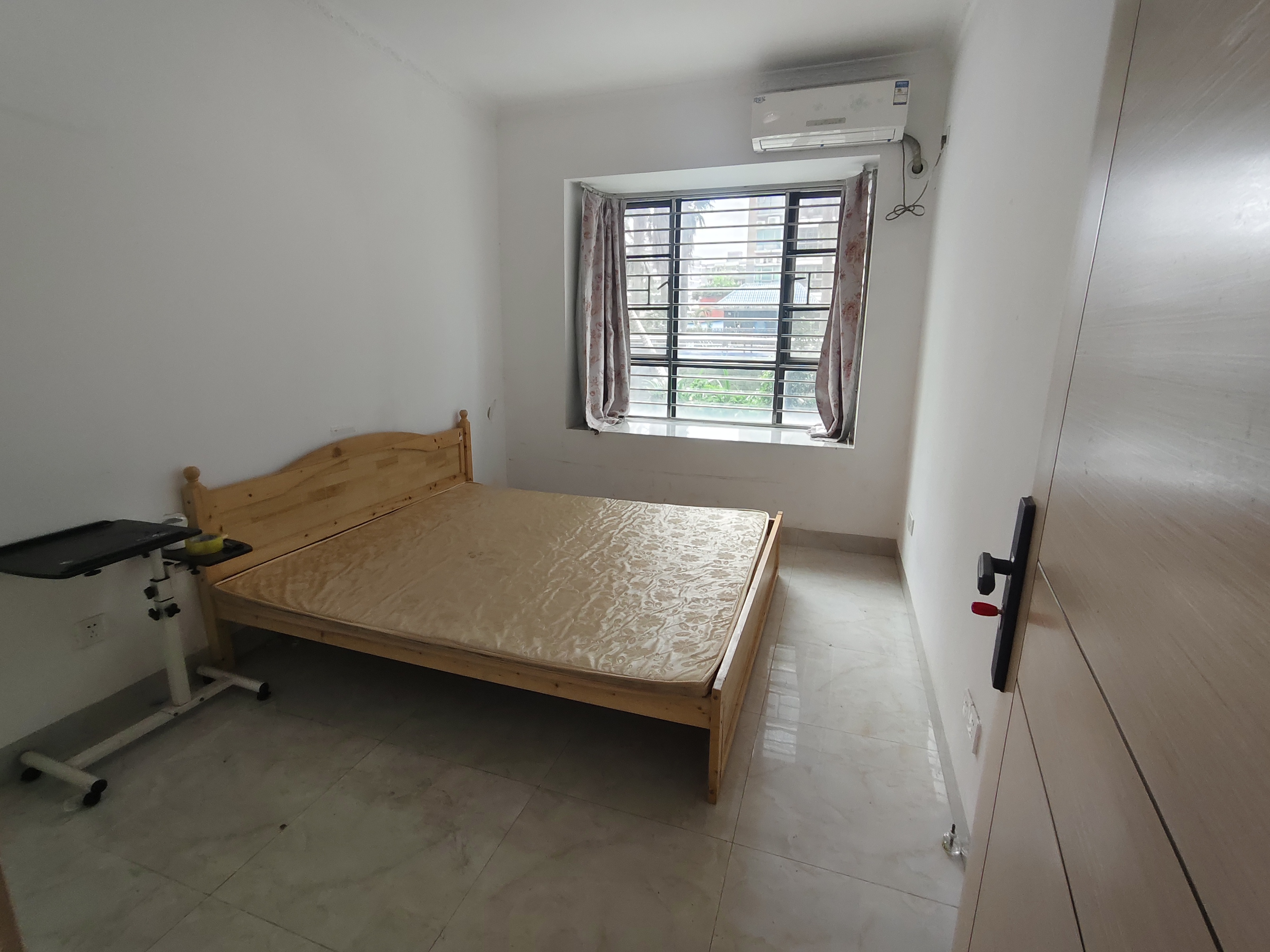 碧湖湾  2室1厅1卫    2200.0元/月室内图