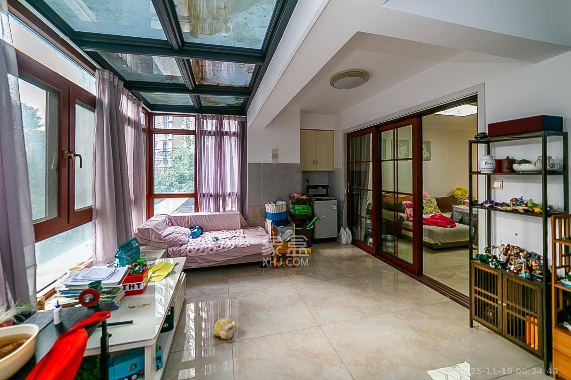 荣悦台  3室2厅2卫    172.0万阳台