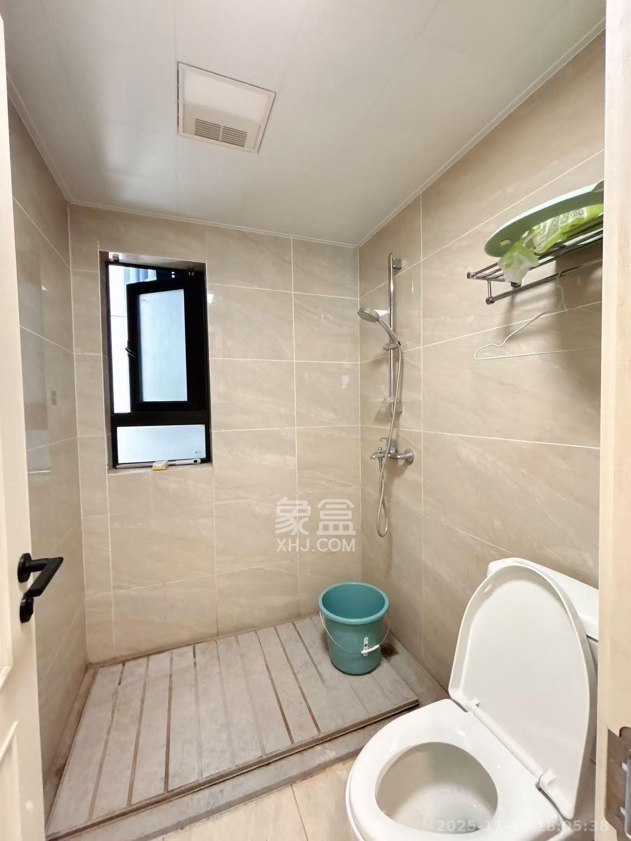 万科金色梦想B区  4室2厅2卫    3100.0元/月室内图