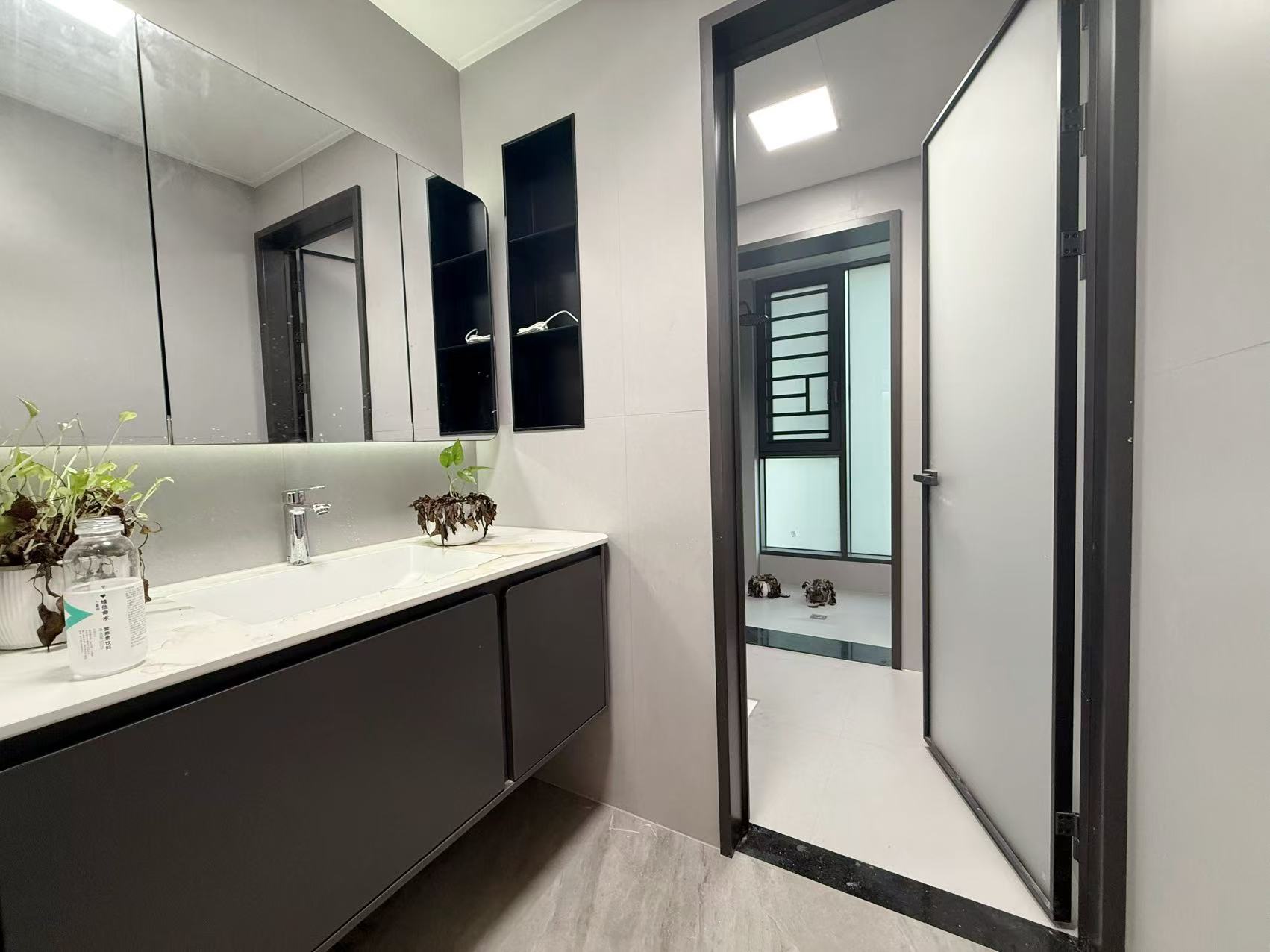 建发央著（悦发央著）  1室0厅0卫    180.0万室内图