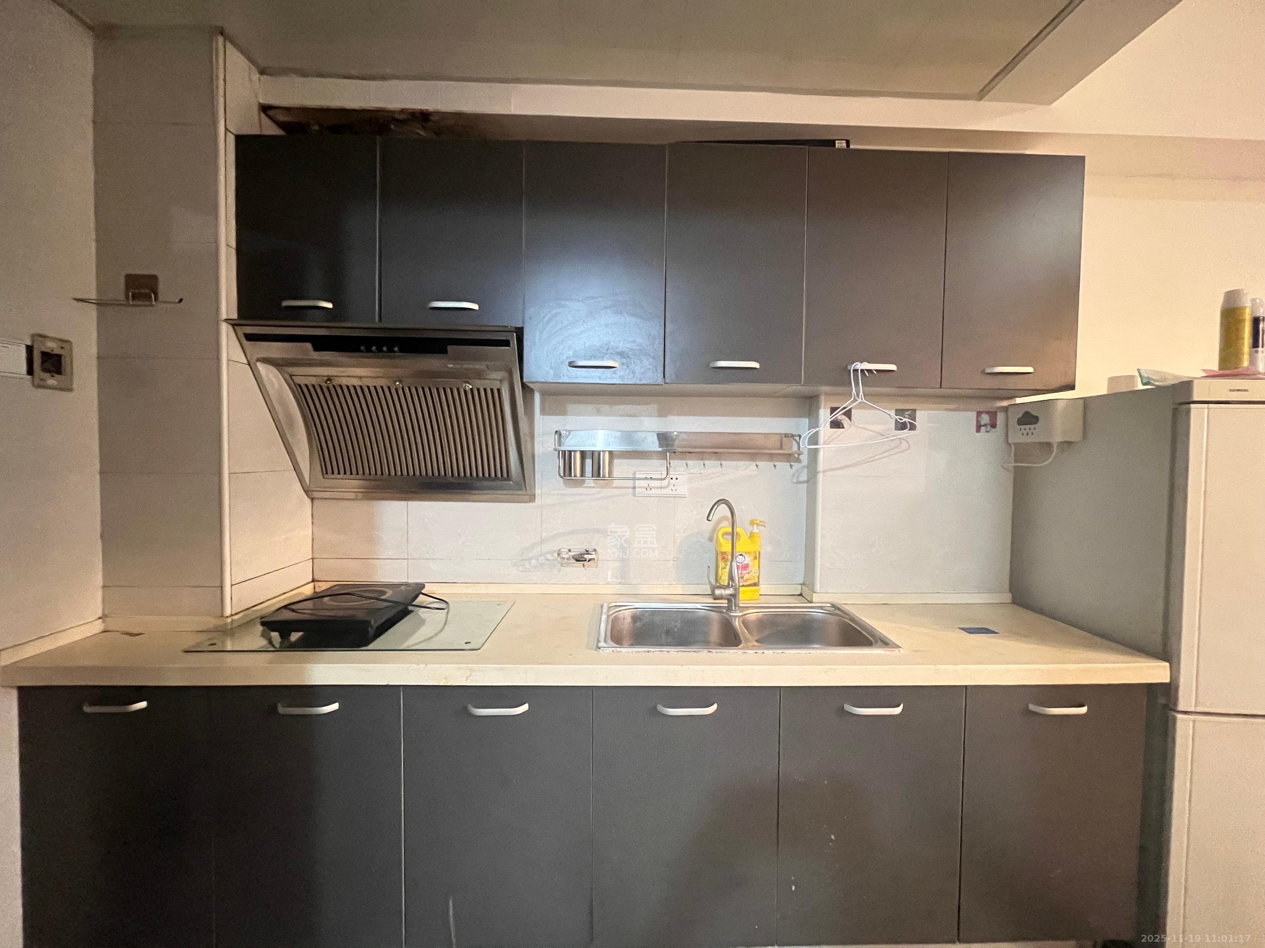 时代公馆 1室1厅1卫 1400.0元/月 时代公馆 1室1厅1卫 1400.0元/月室内图