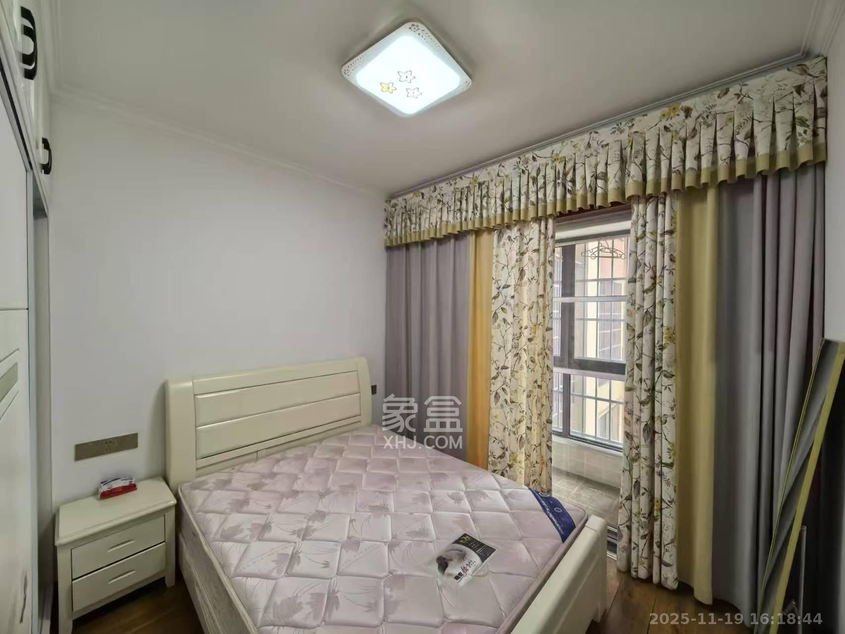 国泰九龙湾  4室2厅2卫    2600.0元/月室内图