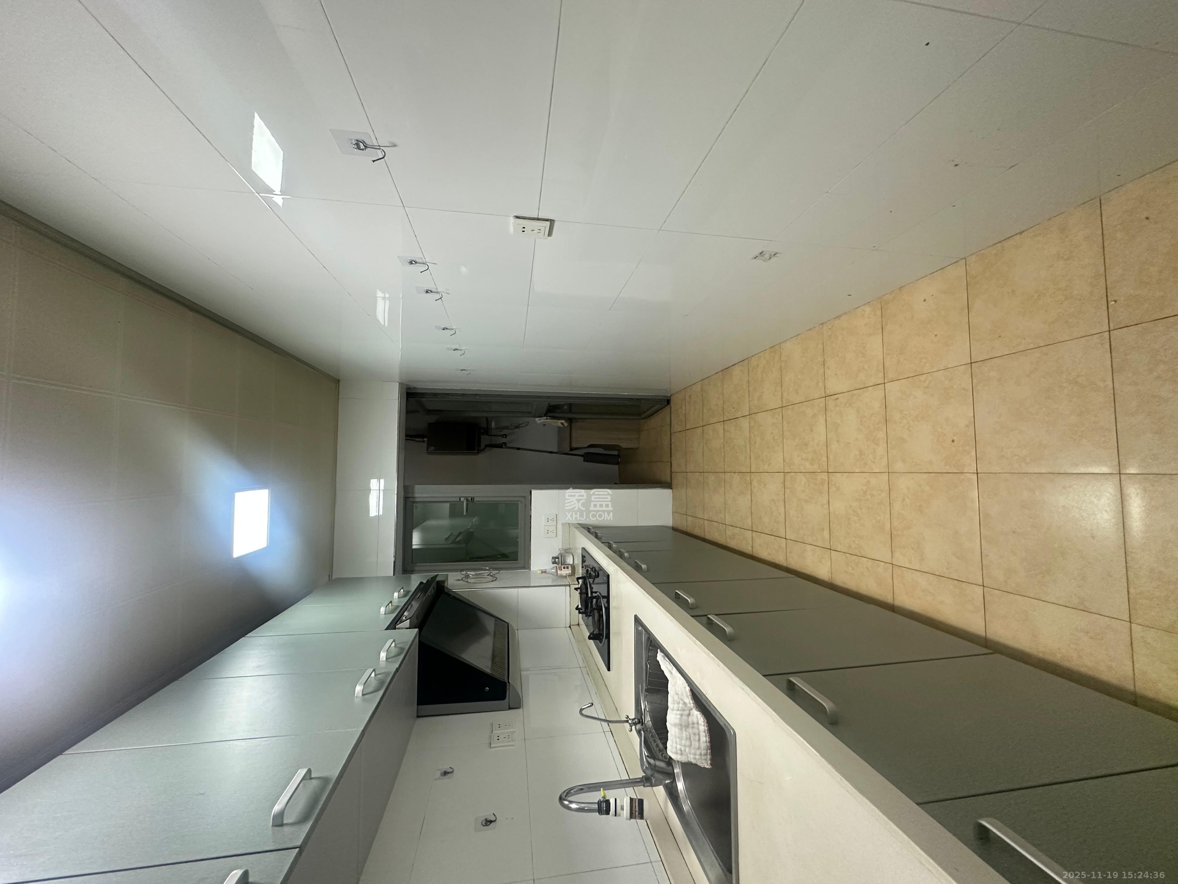 新城新世界一二三期 2室2厅1卫 2100.0元/月 新城新世界一二三期 2室2厅1卫 2100.0元/月室内图