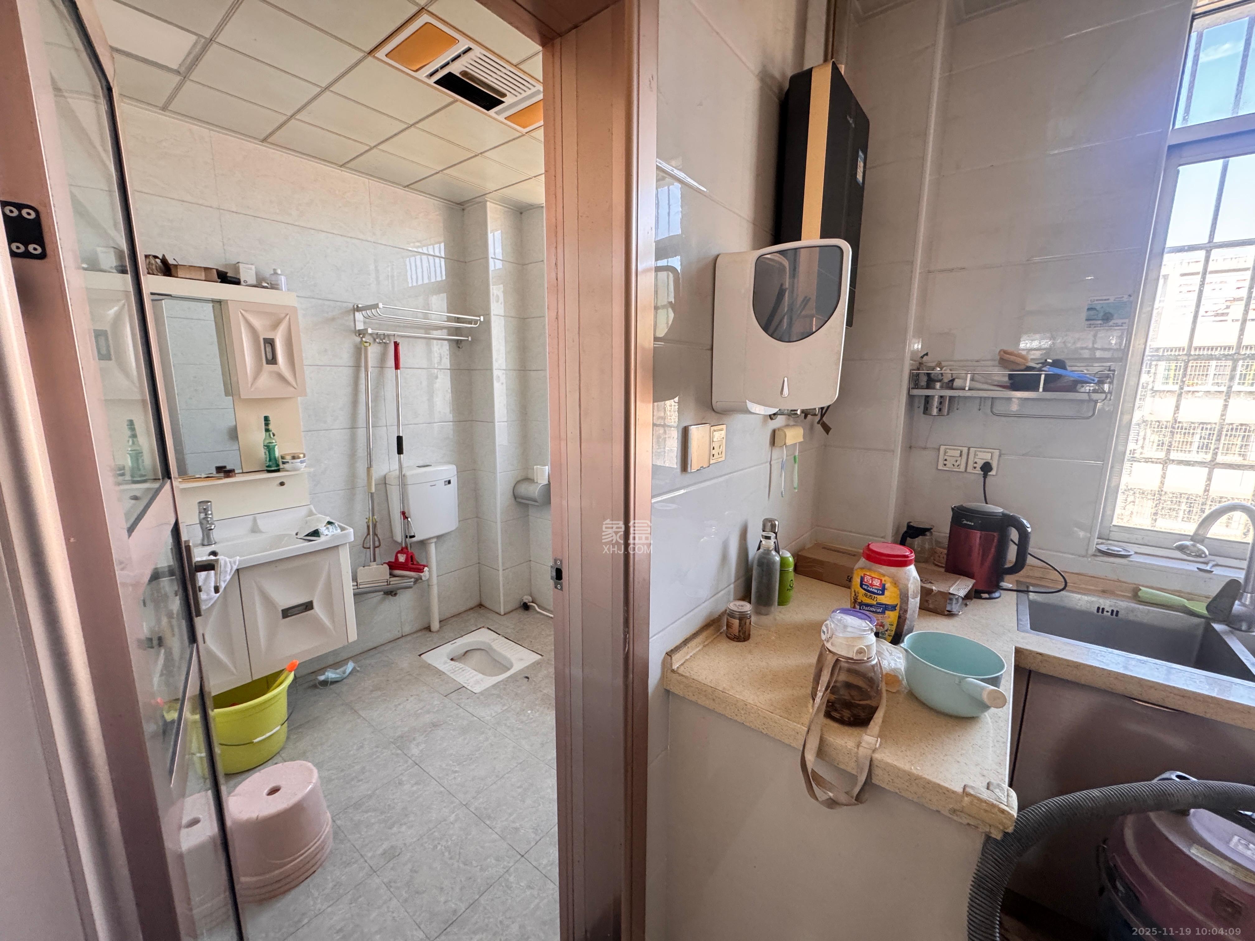 先锋新宇 3室2厅2卫 2100.0元/月 先锋新宇 3室2厅2卫 2100.0元/月室内图