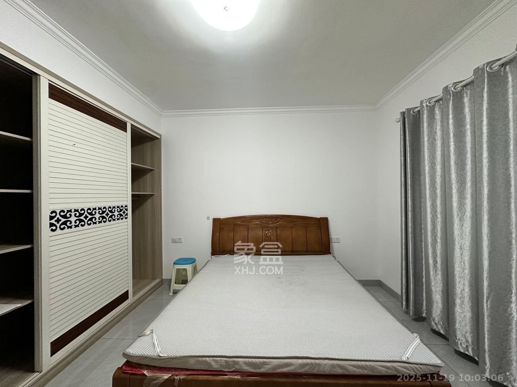 鄱阳佳郡 3室2厅2卫 1900.0元/月 鄱阳佳郡 3室2厅2卫 1900.0元/月室内图