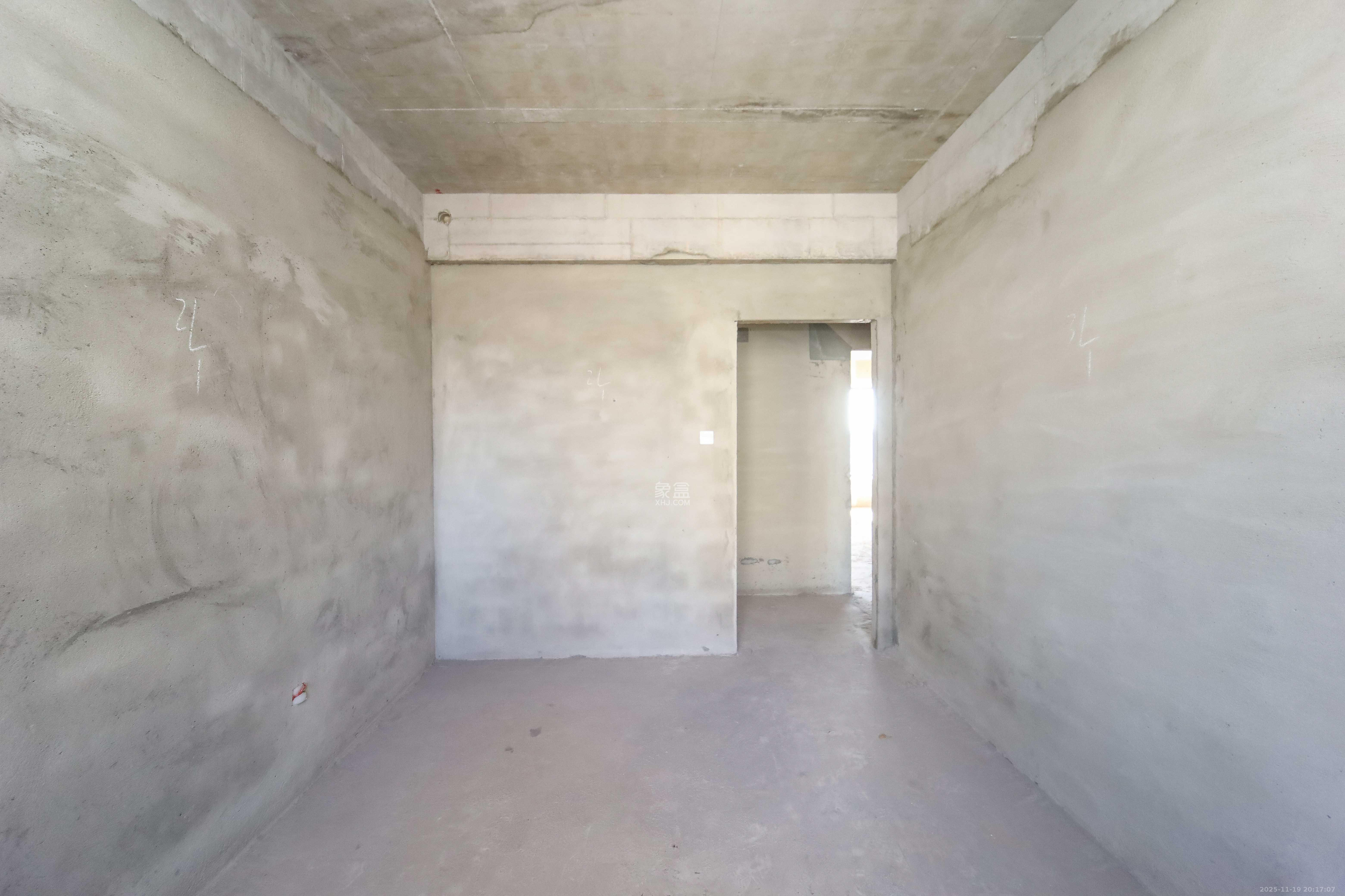 湘林熙水豪庭 4室2厅2卫 240.0万 湘林熙水豪庭 4室2厅2卫 240.0万卧室