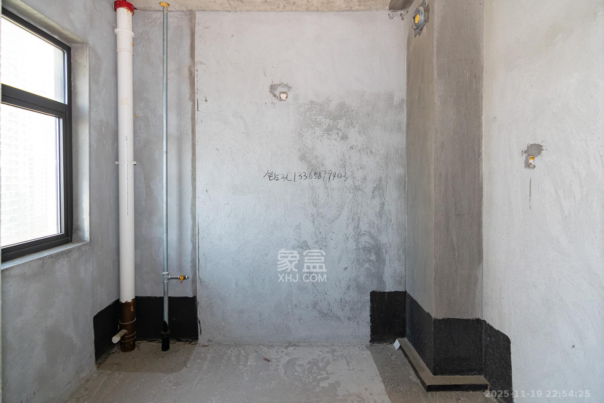 大汉汉府一期  4室2厅2卫    68.0万厨房