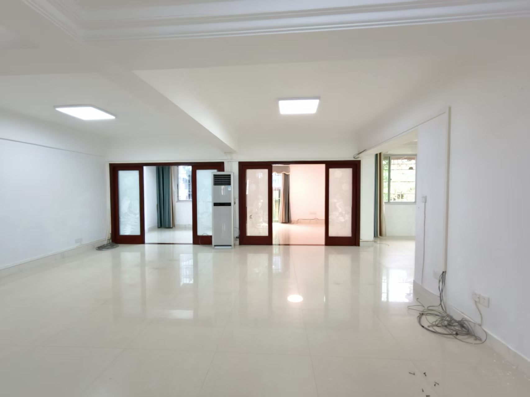 顺发新村  4室2厅1卫    3500.0元/月户型图