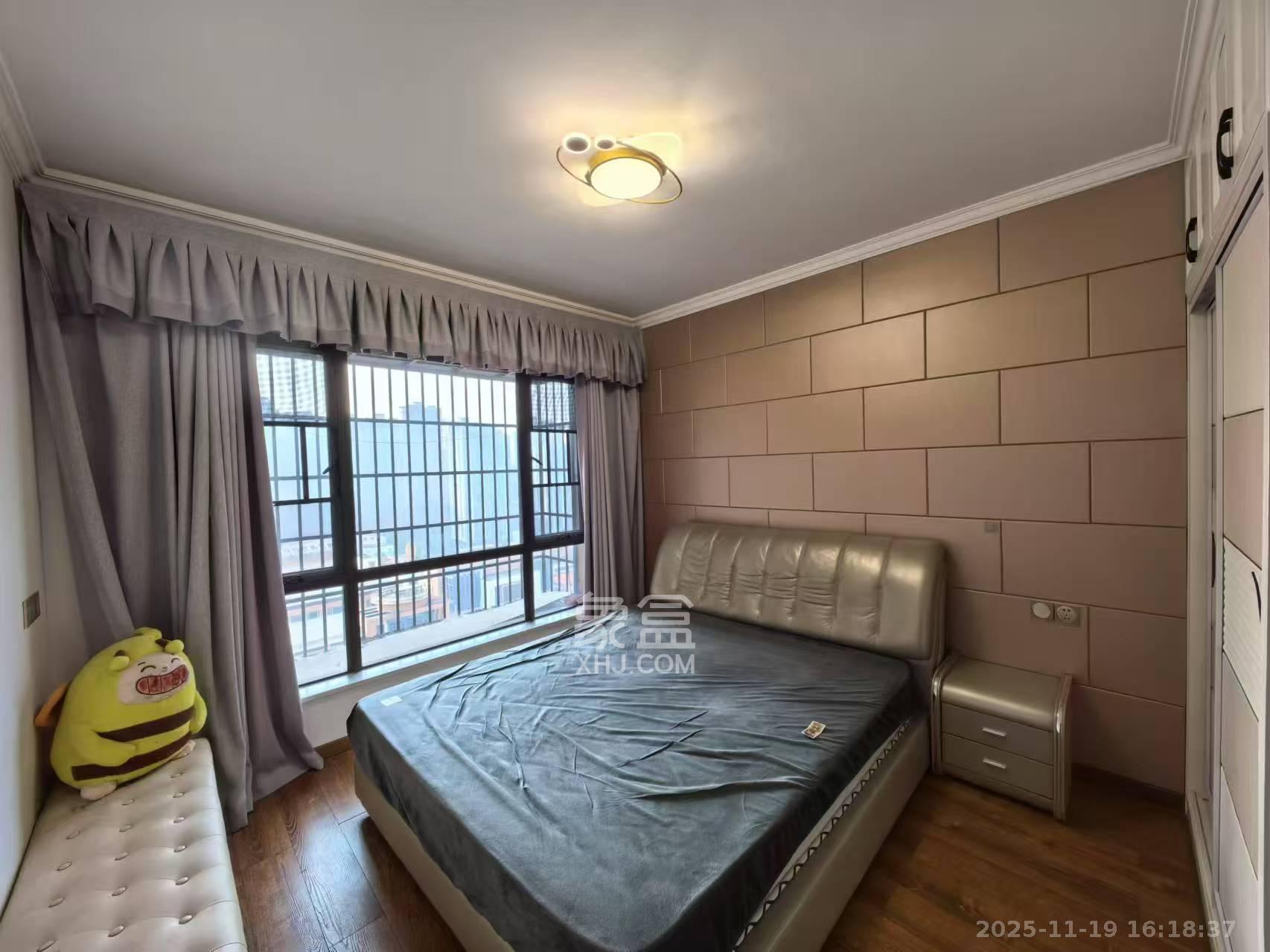 国泰九龙湾  4室2厅2卫    2600.0元/月室内图