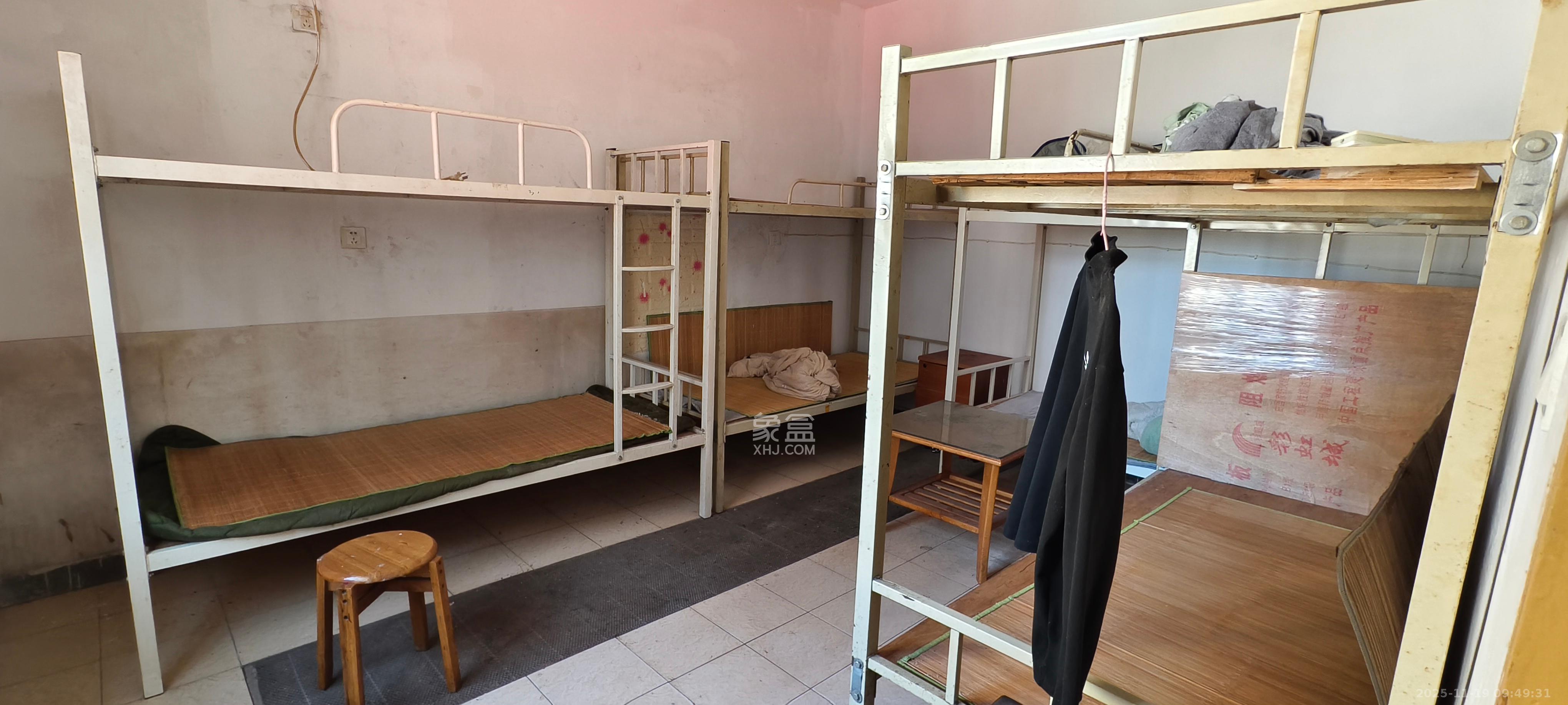 宝塔山私房散盘  4室2厅2卫    3500.0元/月室内图