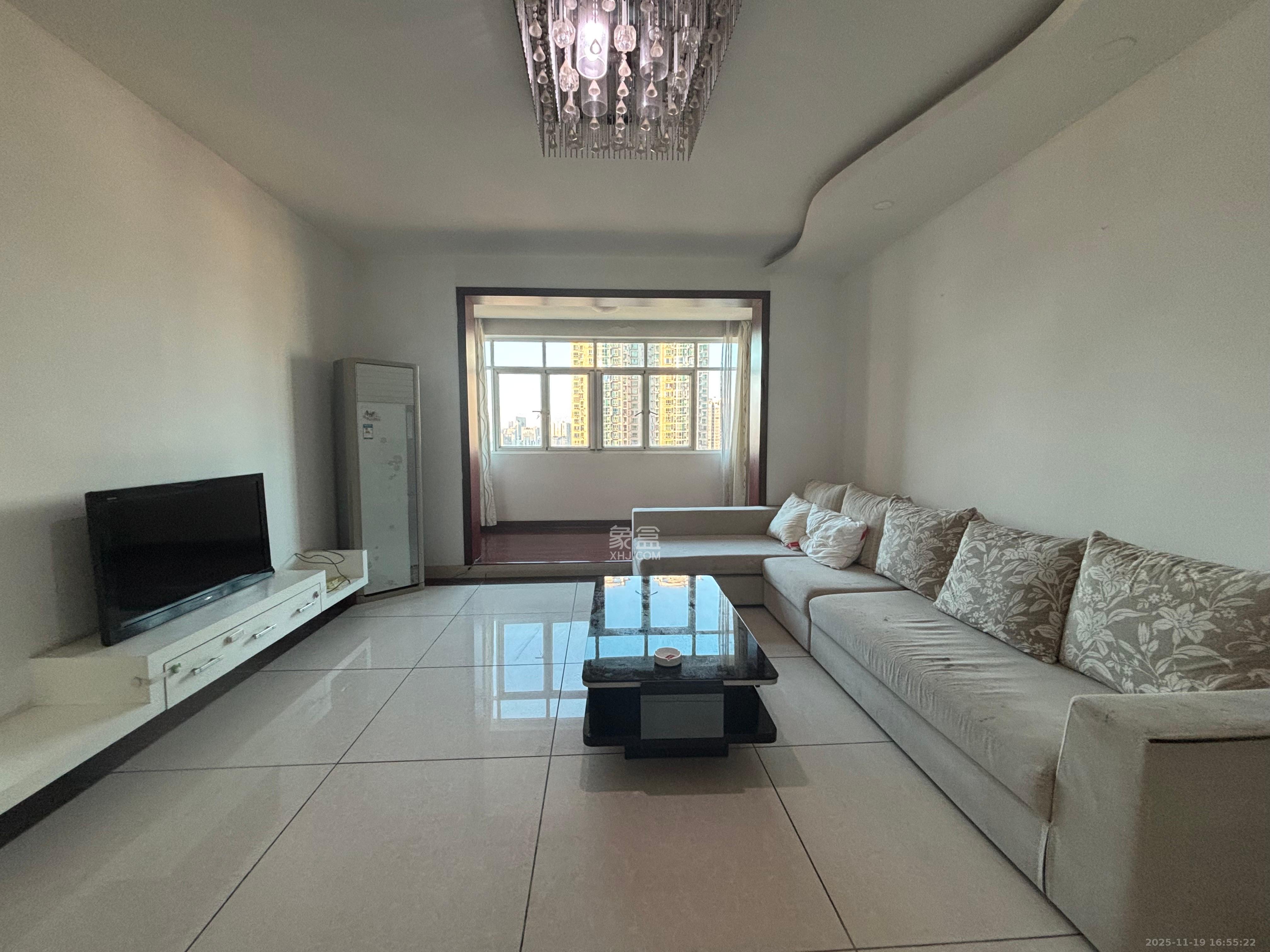 名都花园  3室2厅1卫    2500.0元/月