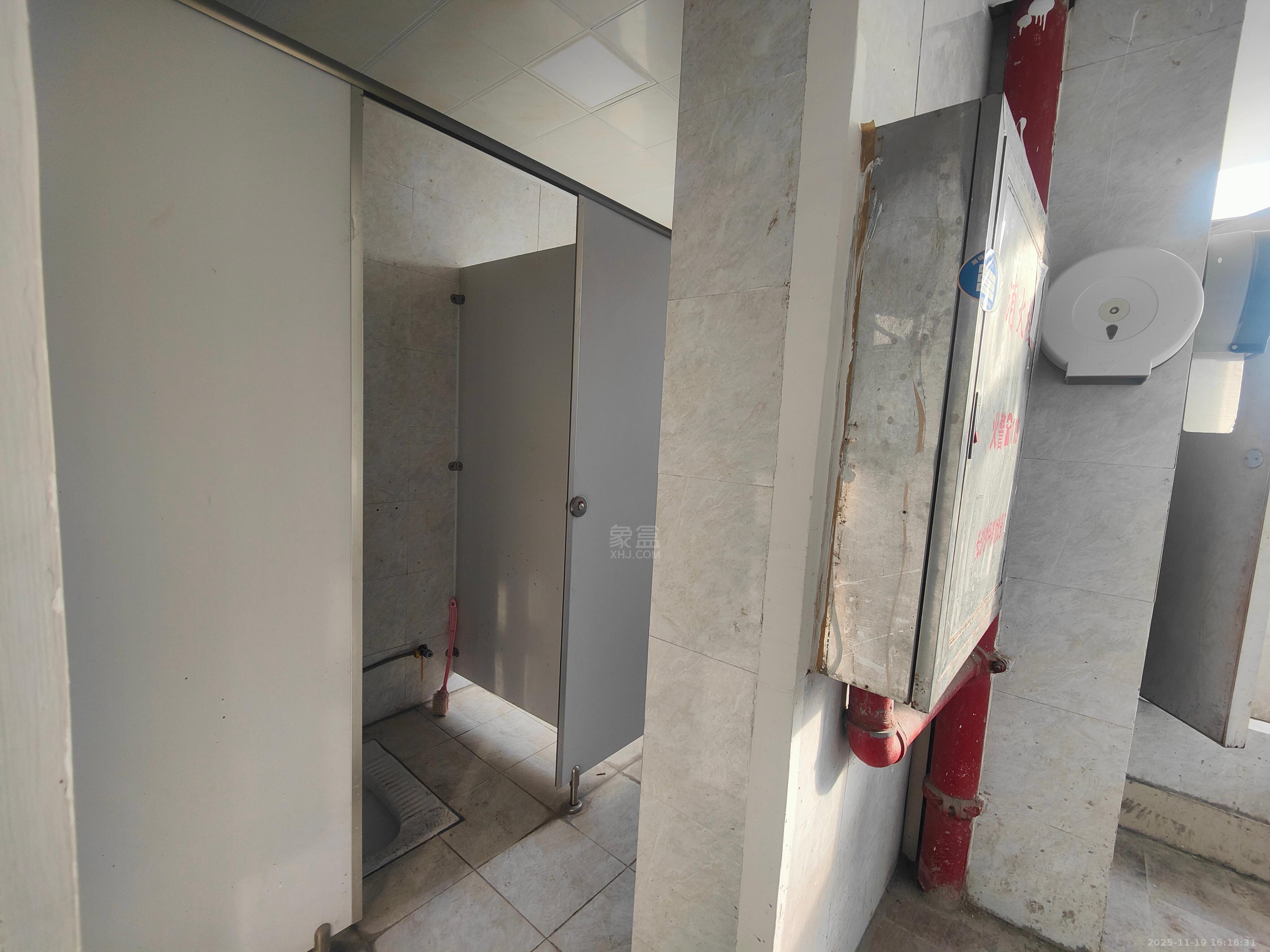 铭逸酒店  3室3厅1卫    3600.0元/月室内图