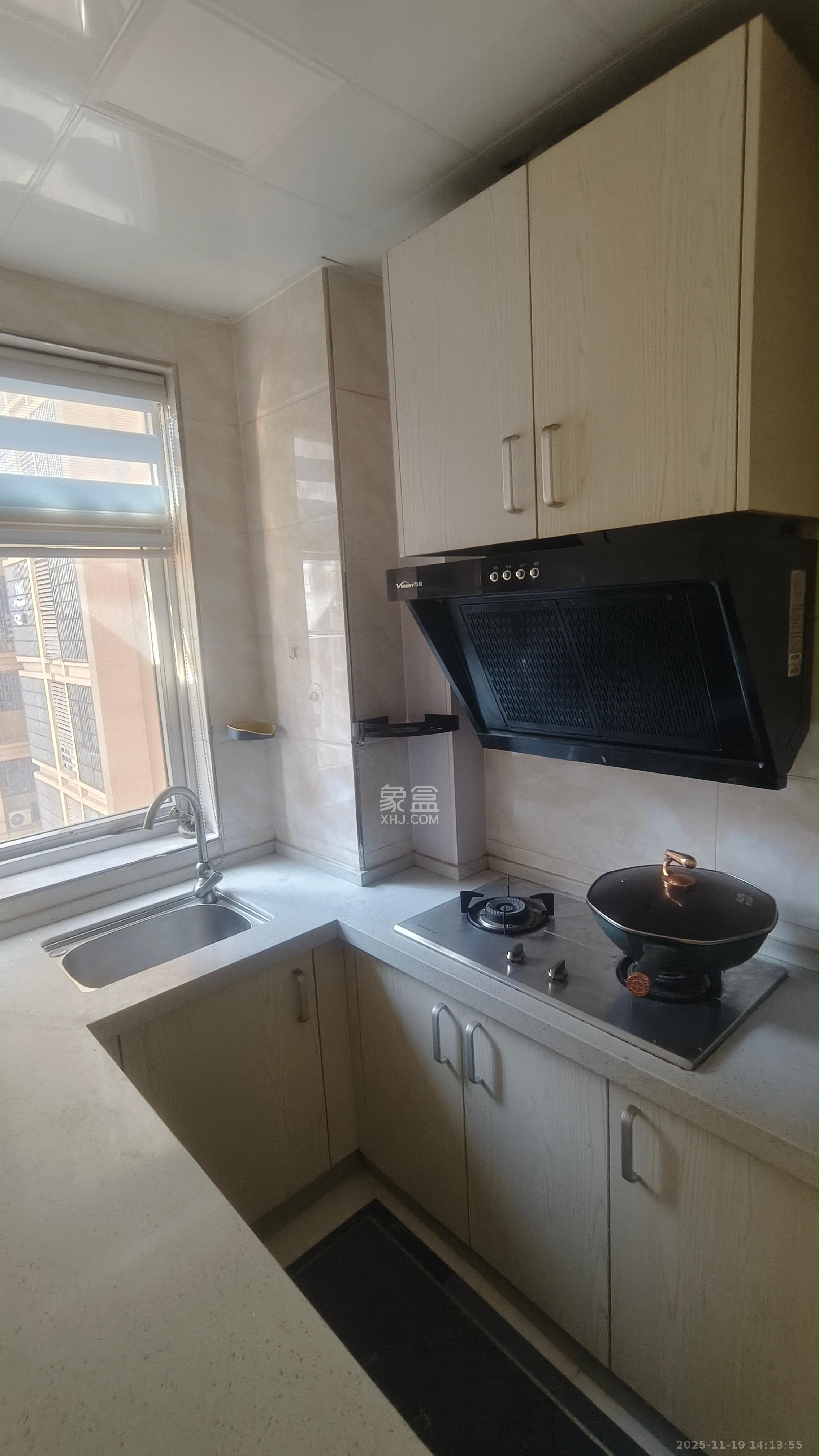 爵士湘 1室1厅1卫 1200.0元/月 爵士湘 1室1厅1卫 1200.0元/月室内图