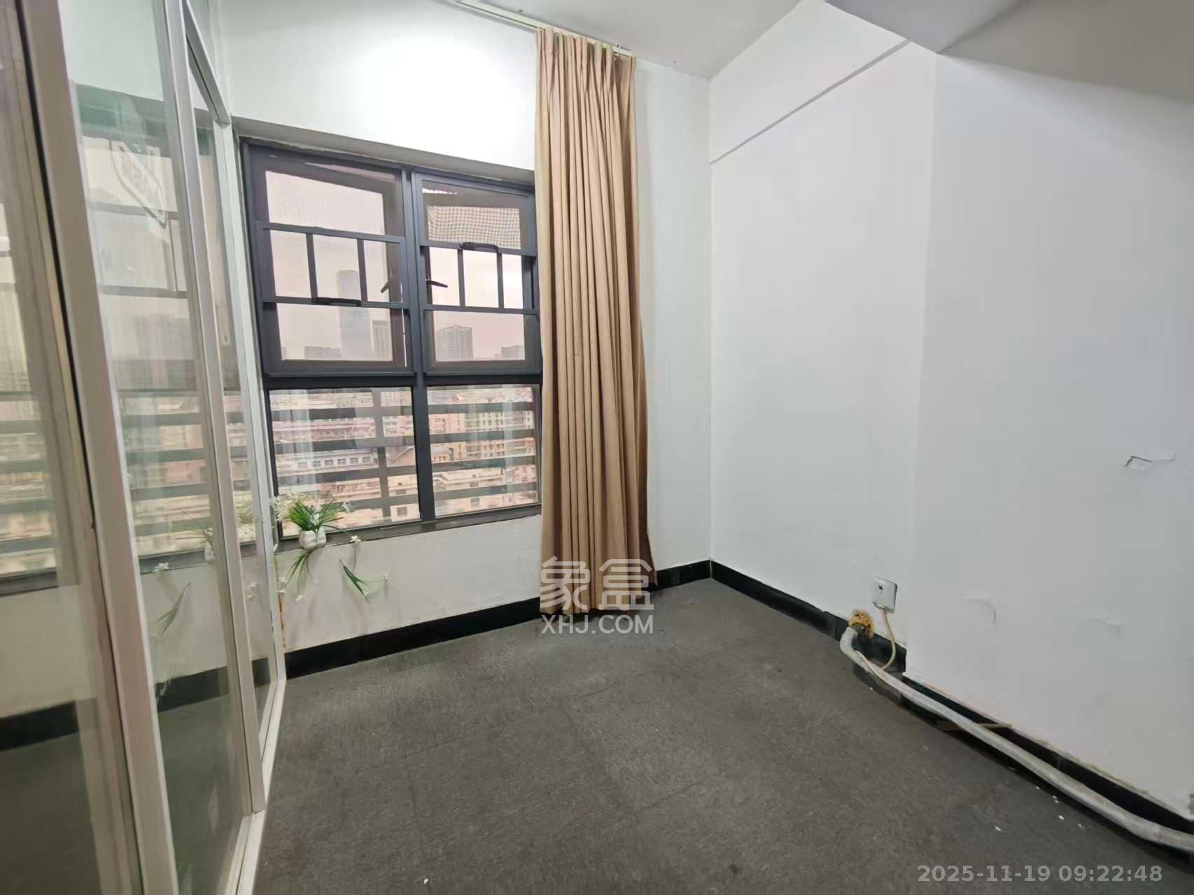 馨域公寓  3室2厅1卫    3500.0元/月室内图