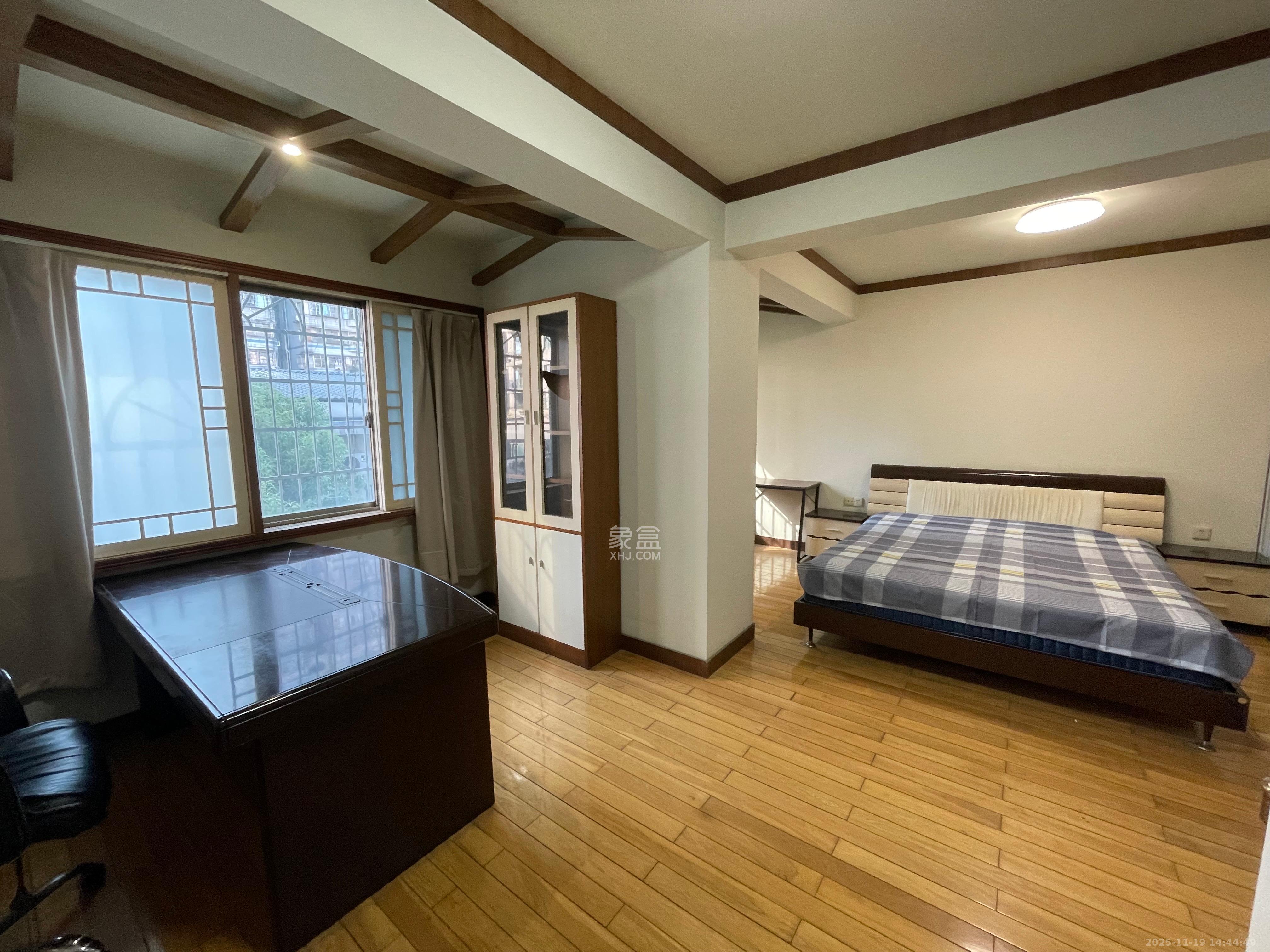 省工行家属楼  2室1厅2卫    2800.0元/月室内图