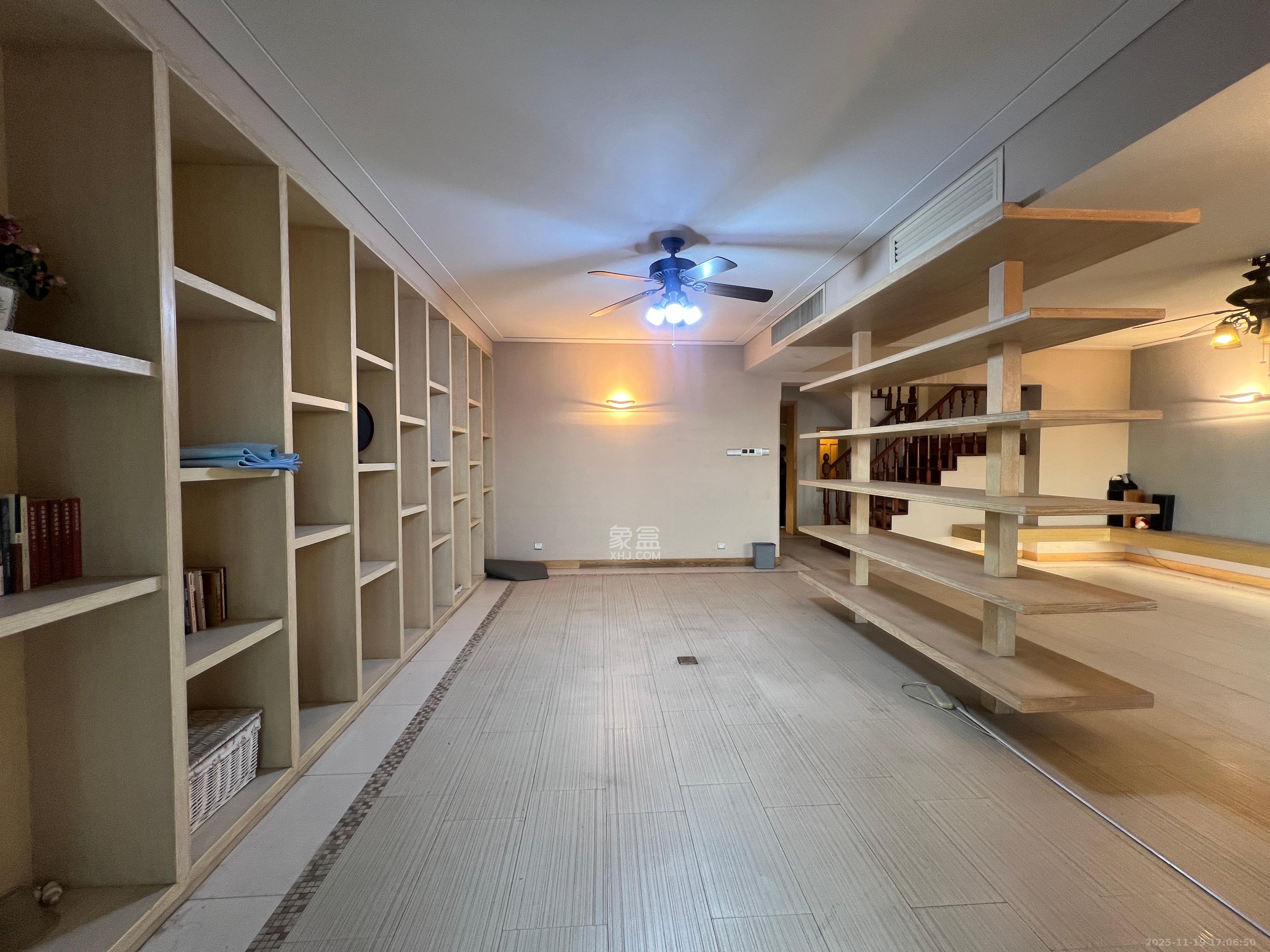 金色比华利 4室2厅2卫 4500.0元/月 金色比华利 4室2厅2卫 4500.0元/月室内图