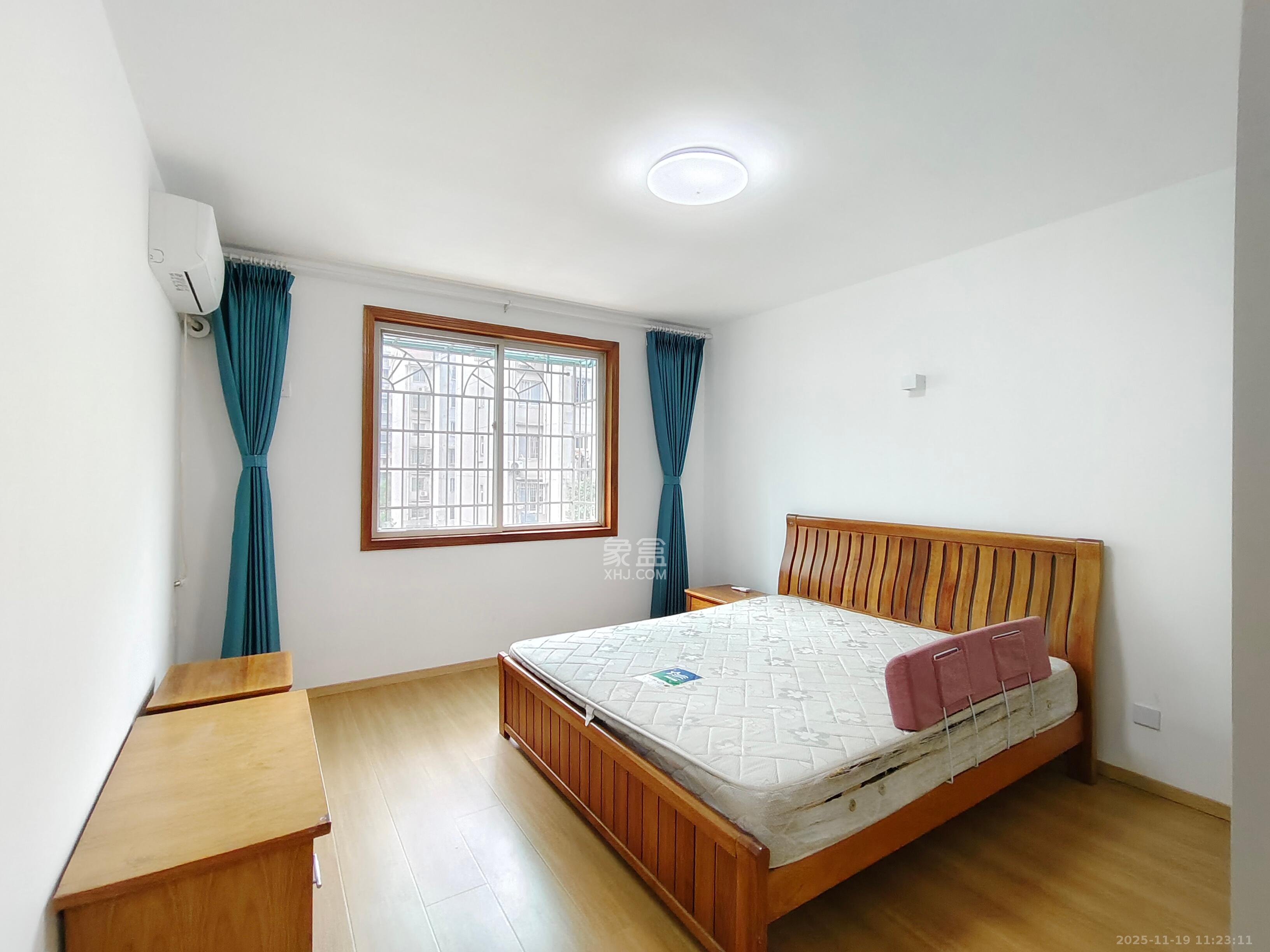 新桥小区 3室2厅2卫 2000.0元/月 新桥小区 3室2厅2卫 2000.0元/月室内图