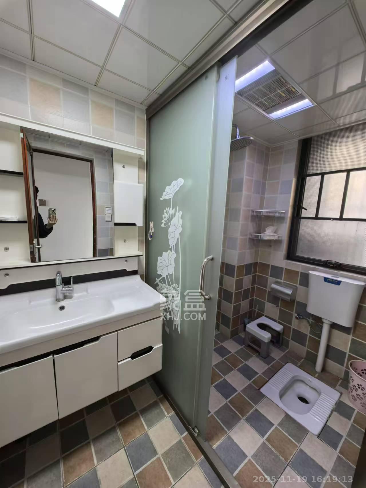 国泰九龙湾  4室2厅2卫    2600.0元/月室内图