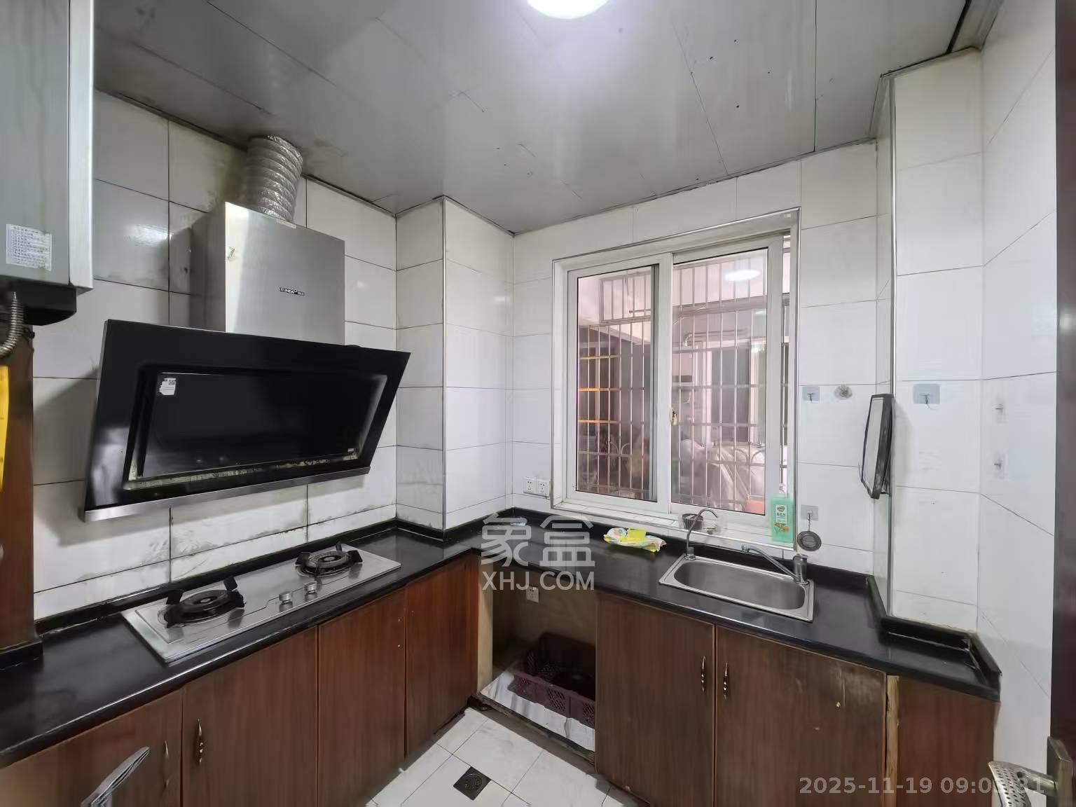 警苑星城  2室2厅1卫    1600.0元/月室内图