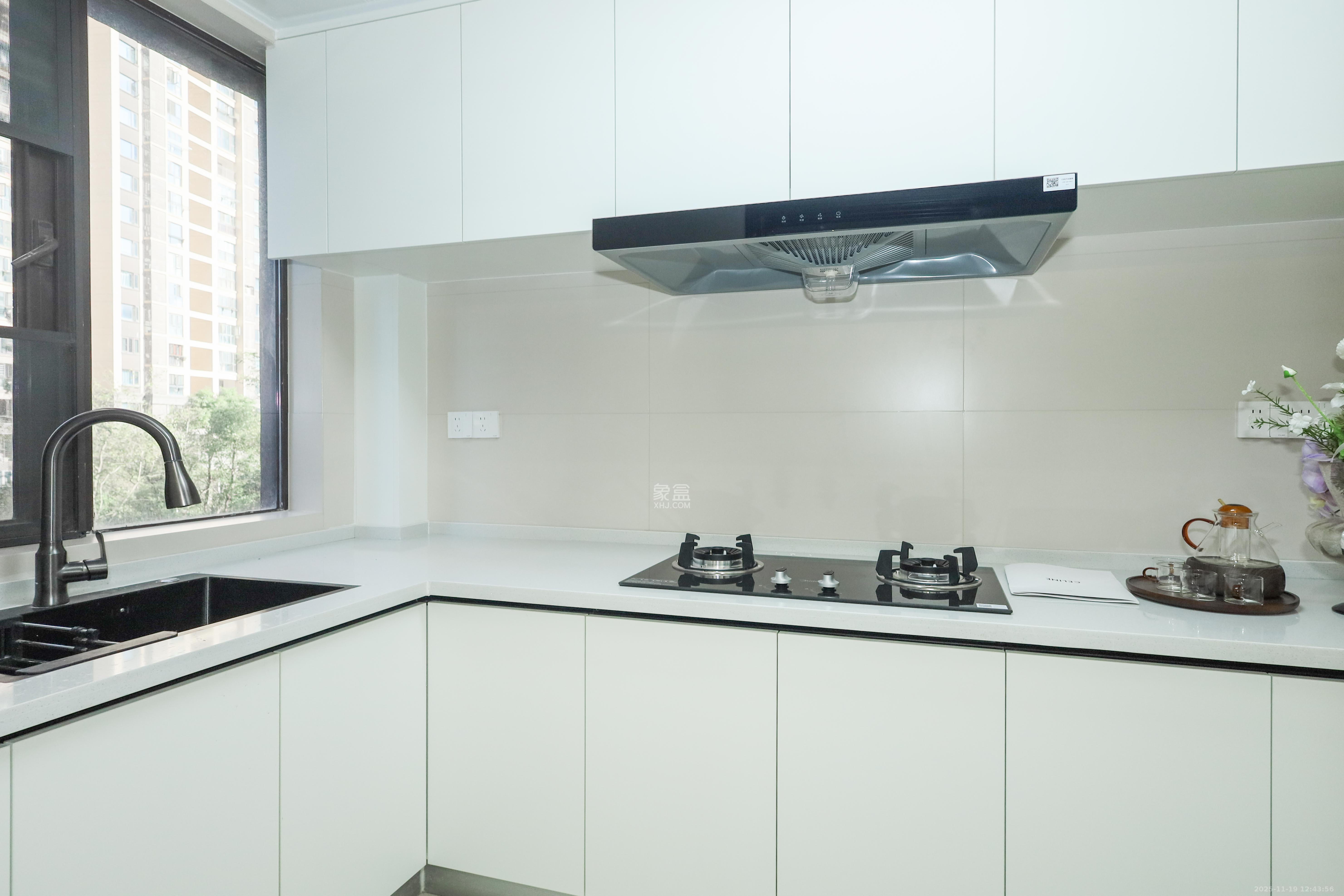 梅溪鑫苑名家  3室2厅2卫    106.8万厨房