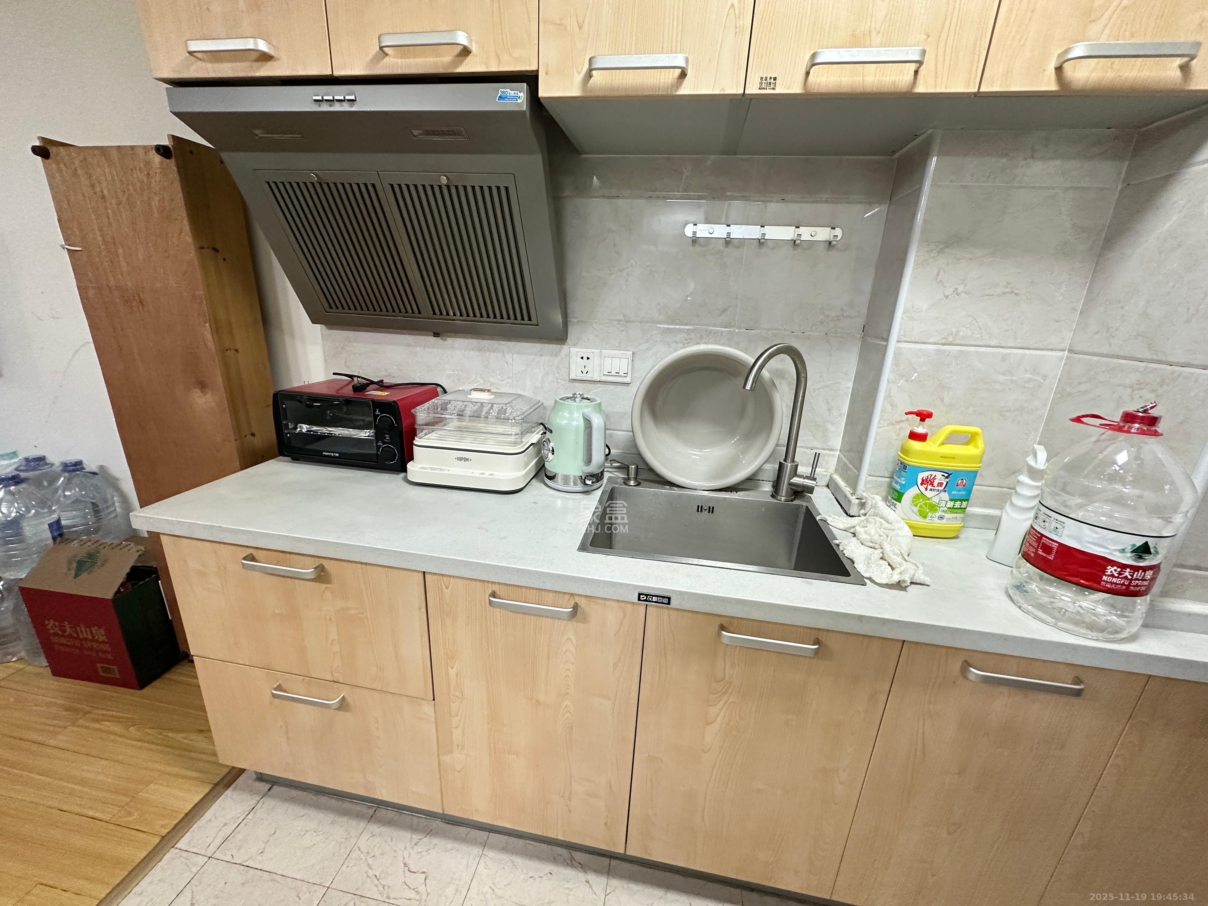 保利国际广场 1室1厅1卫 2000.0元/月 保利国际广场 1室1厅1卫 2000.0元/月室内图