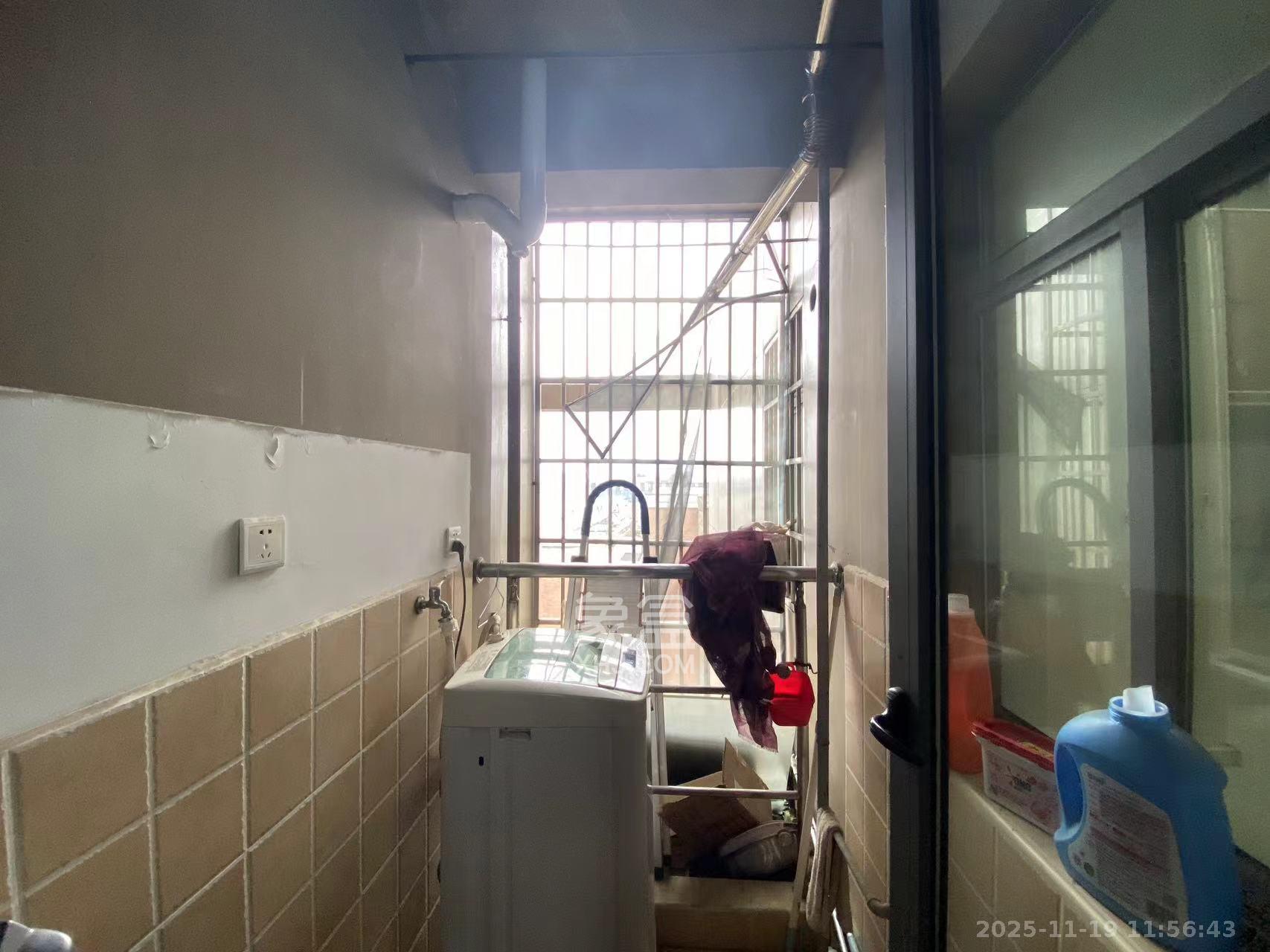 湘府东苑 1室1厅1卫 1700.0元/月 湘府东苑 1室1厅1卫 1700.0元/月室内图