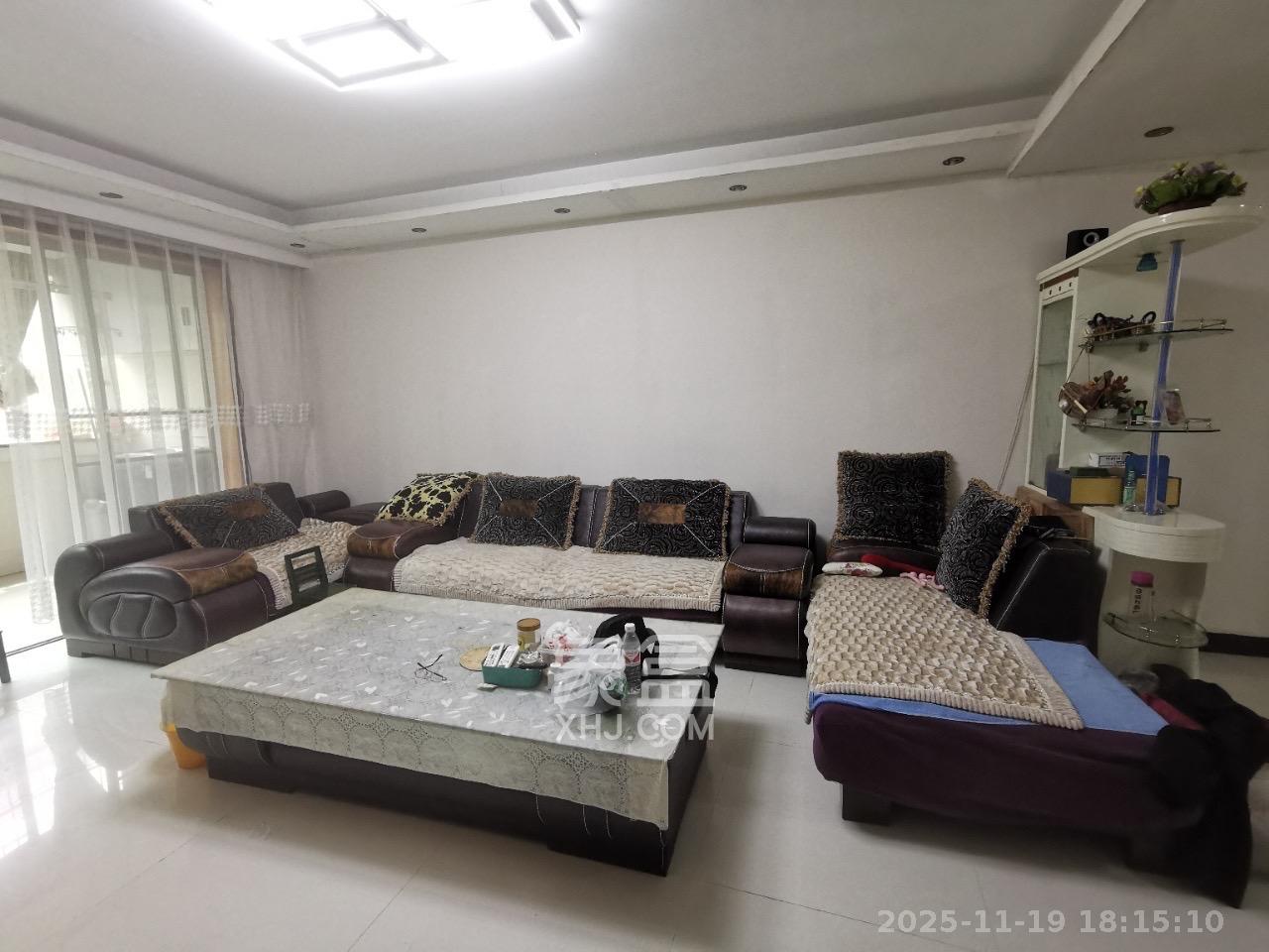 时代天骄 3室2厅2卫 2600.0元/月 时代天骄 3室2厅2卫 2600.0元/月室内图