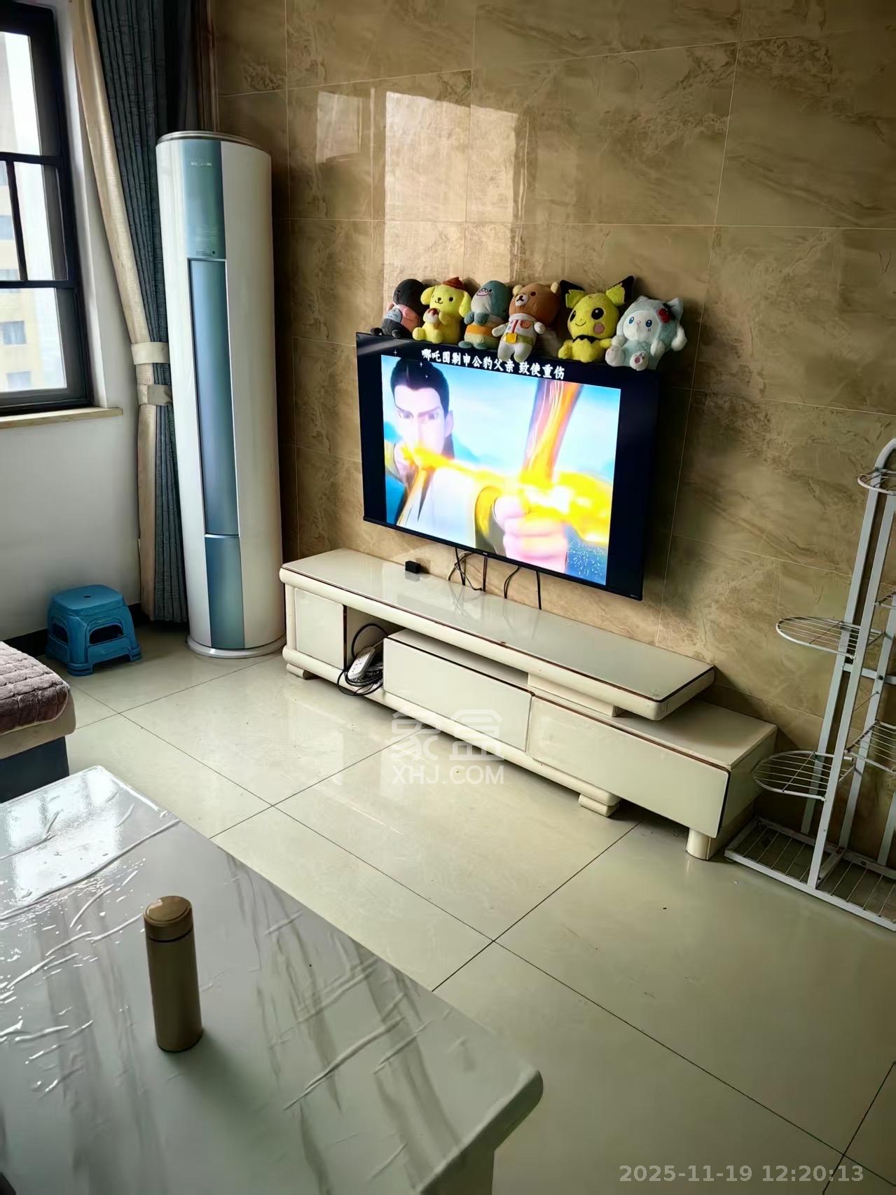 好莱城（弘德西街）  3室2厅1卫    2100.0元/月