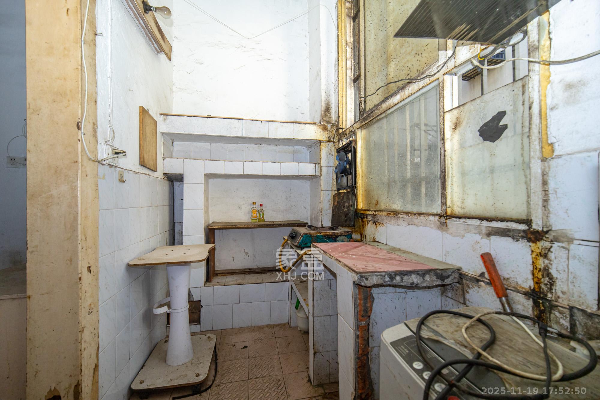 星沙一区  8室4厅4卫    85.8万厨房