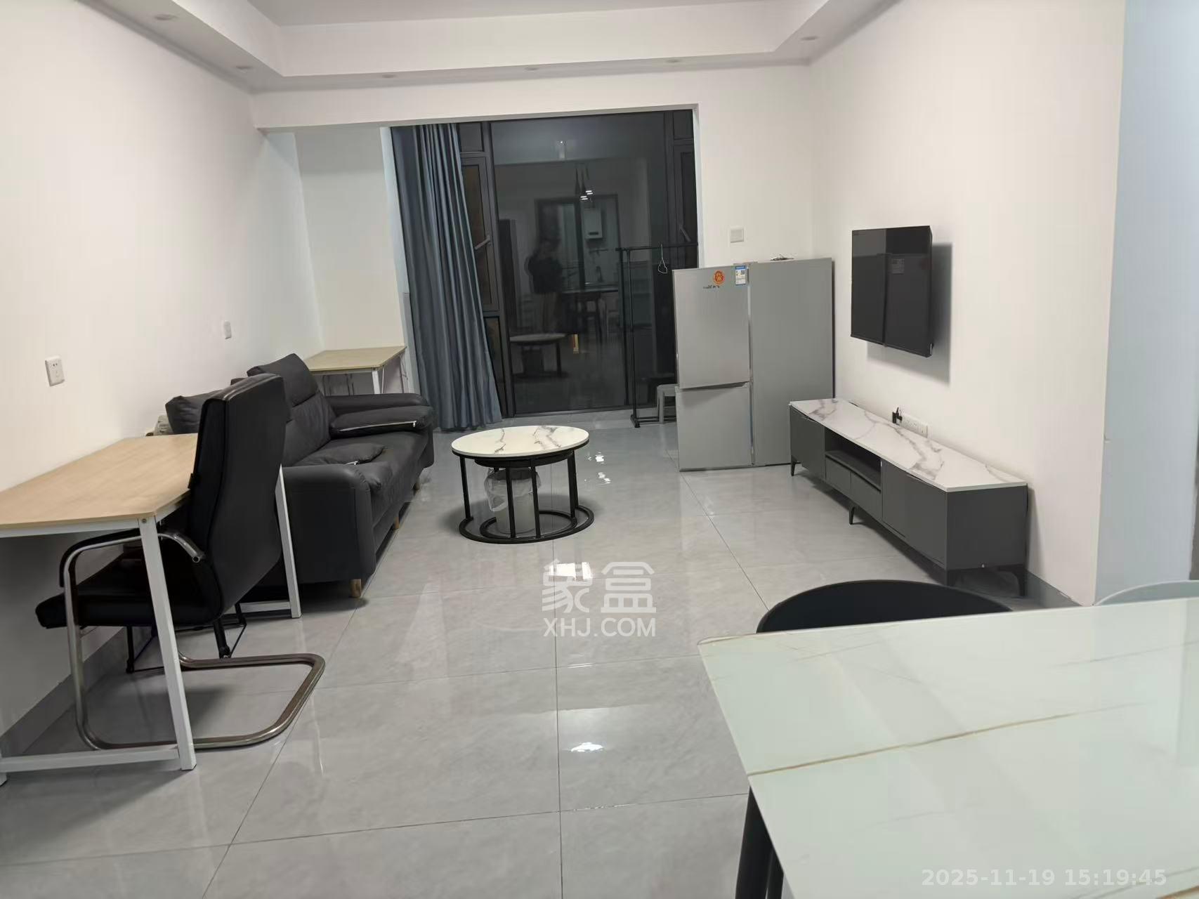 华润置地广场二期 3室2厅2卫 2300.0元/月 华润置地广场二期 3室2厅2卫 2300.0元/月室内图