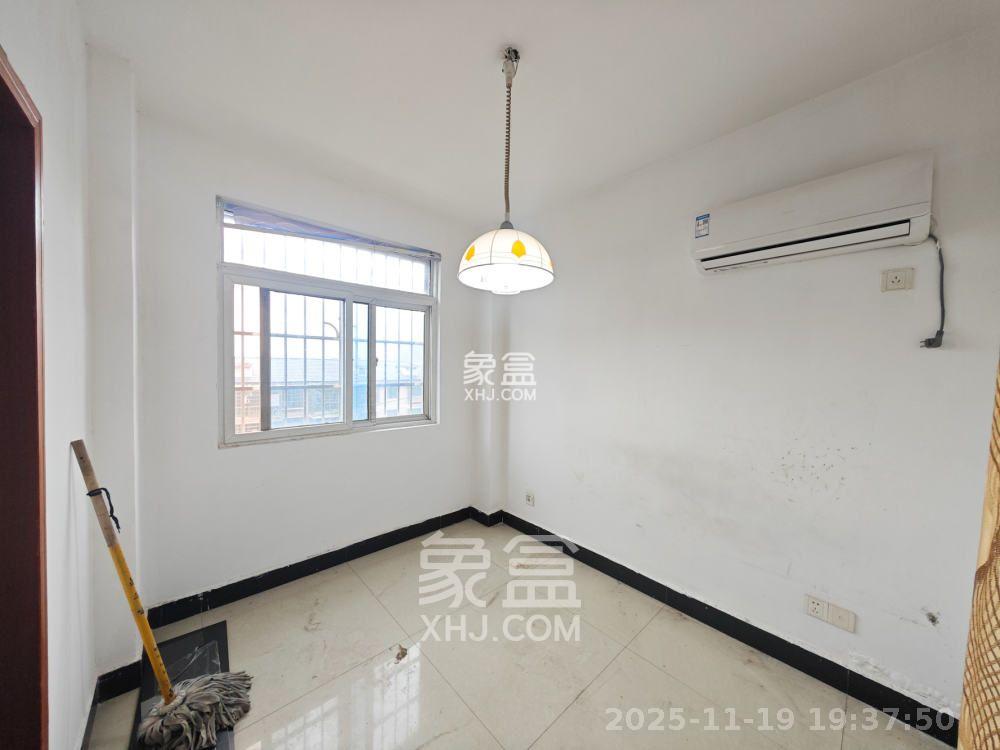 鄱阳小区  1室0厅0卫    1400.0元/月室内图