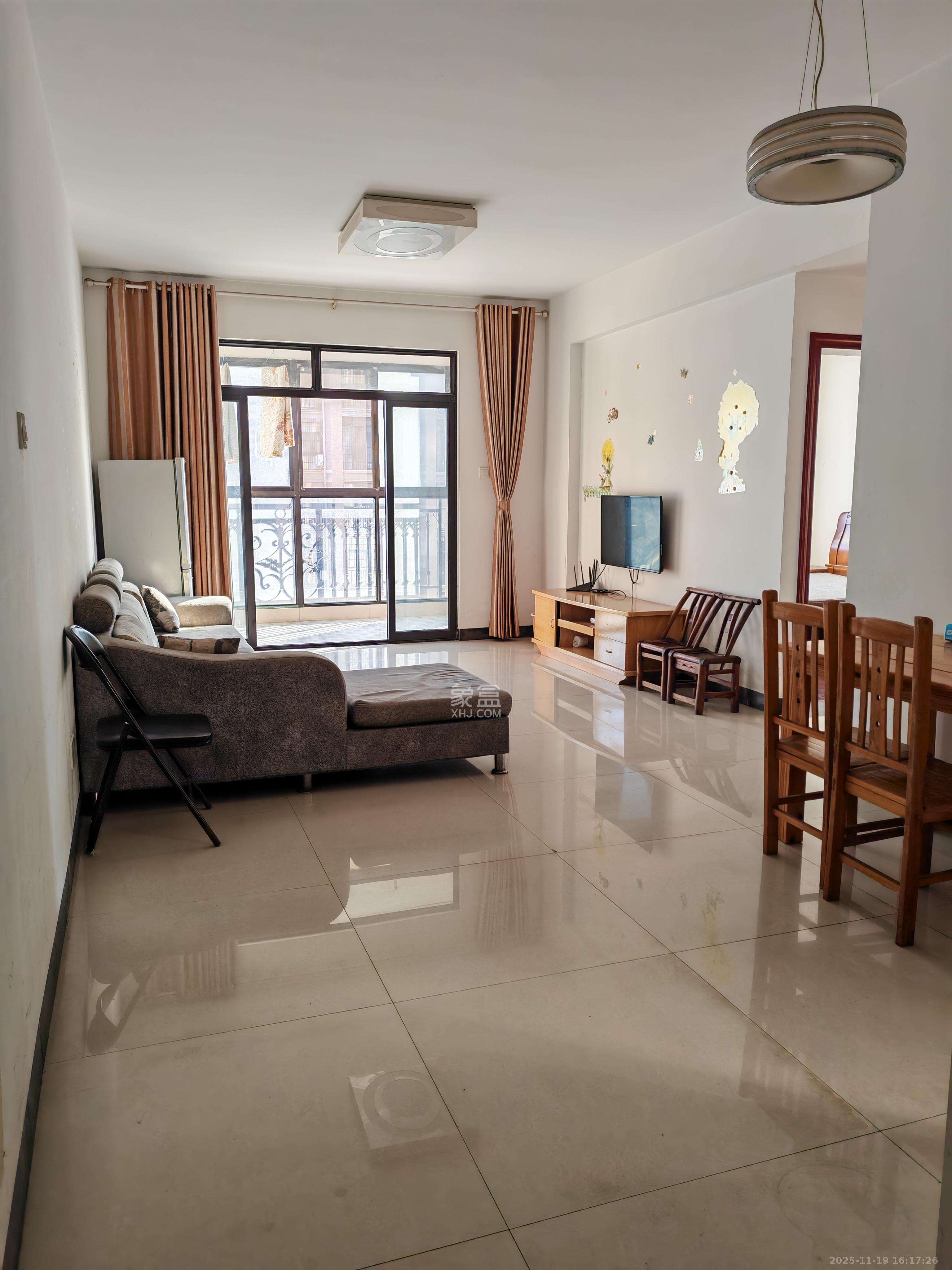 康桥长郡  2室2厅1卫    1600.0元/月